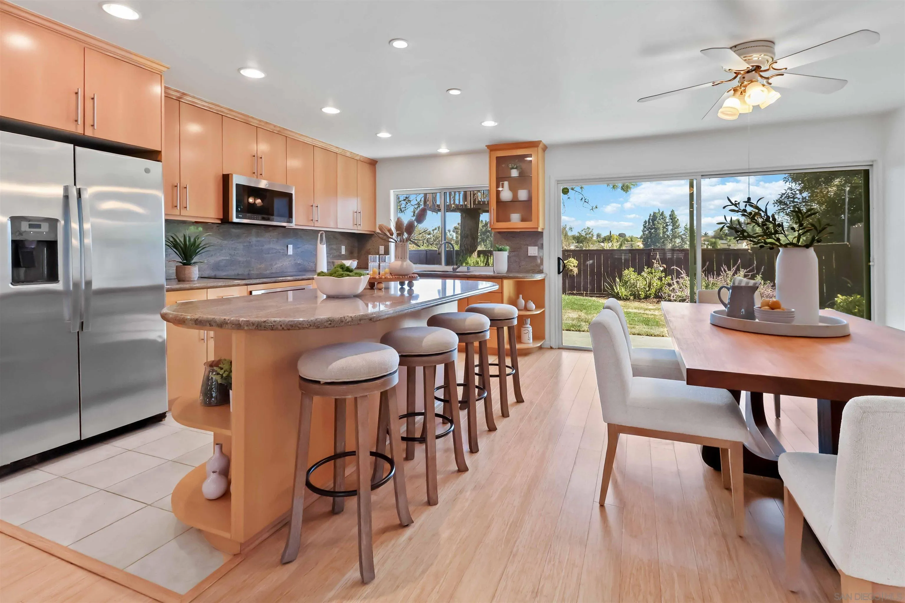 https://cdn.realtyfeed.com/cdn/127/260006774/a0b3700ead58c91a15b1188025176def.webp