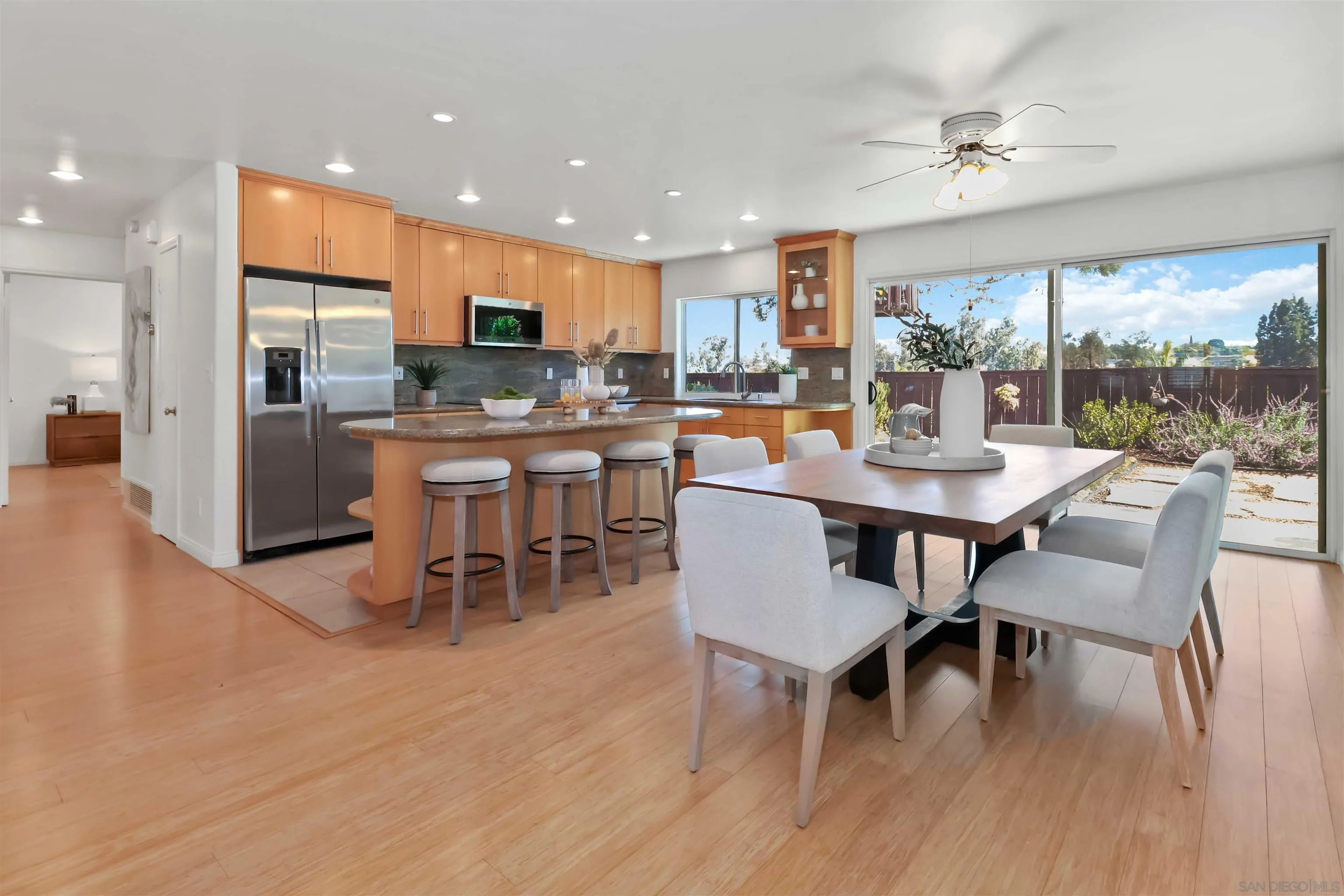 https://cdn.realtyfeed.com/cdn/127/260006774/b78a9a562321b61e1c7dc93c87d6246e.webp