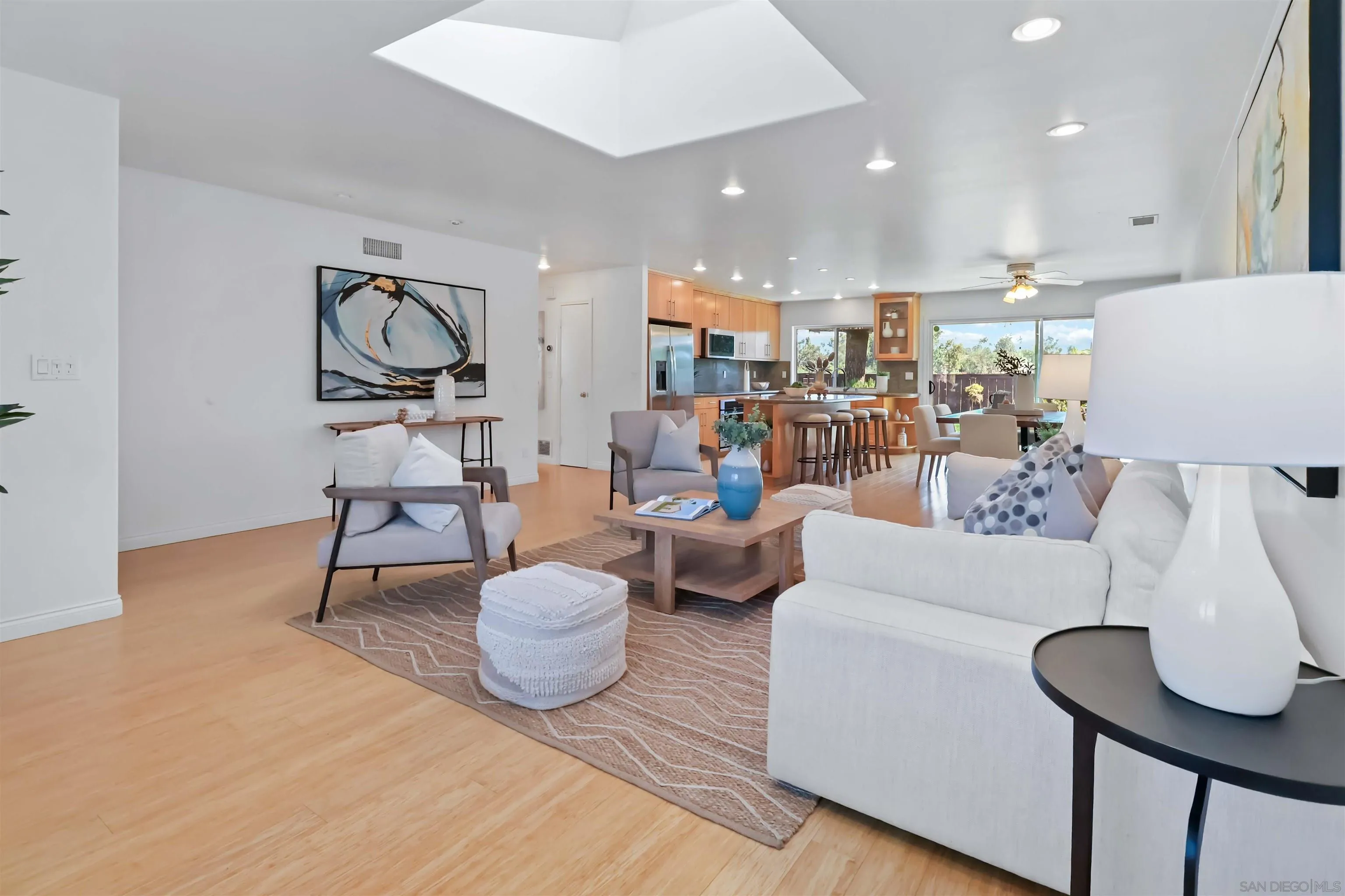 https://cdn.realtyfeed.com/cdn/127/260006774/bbc5213f6618d4ca69c917f28c4dba48.webp