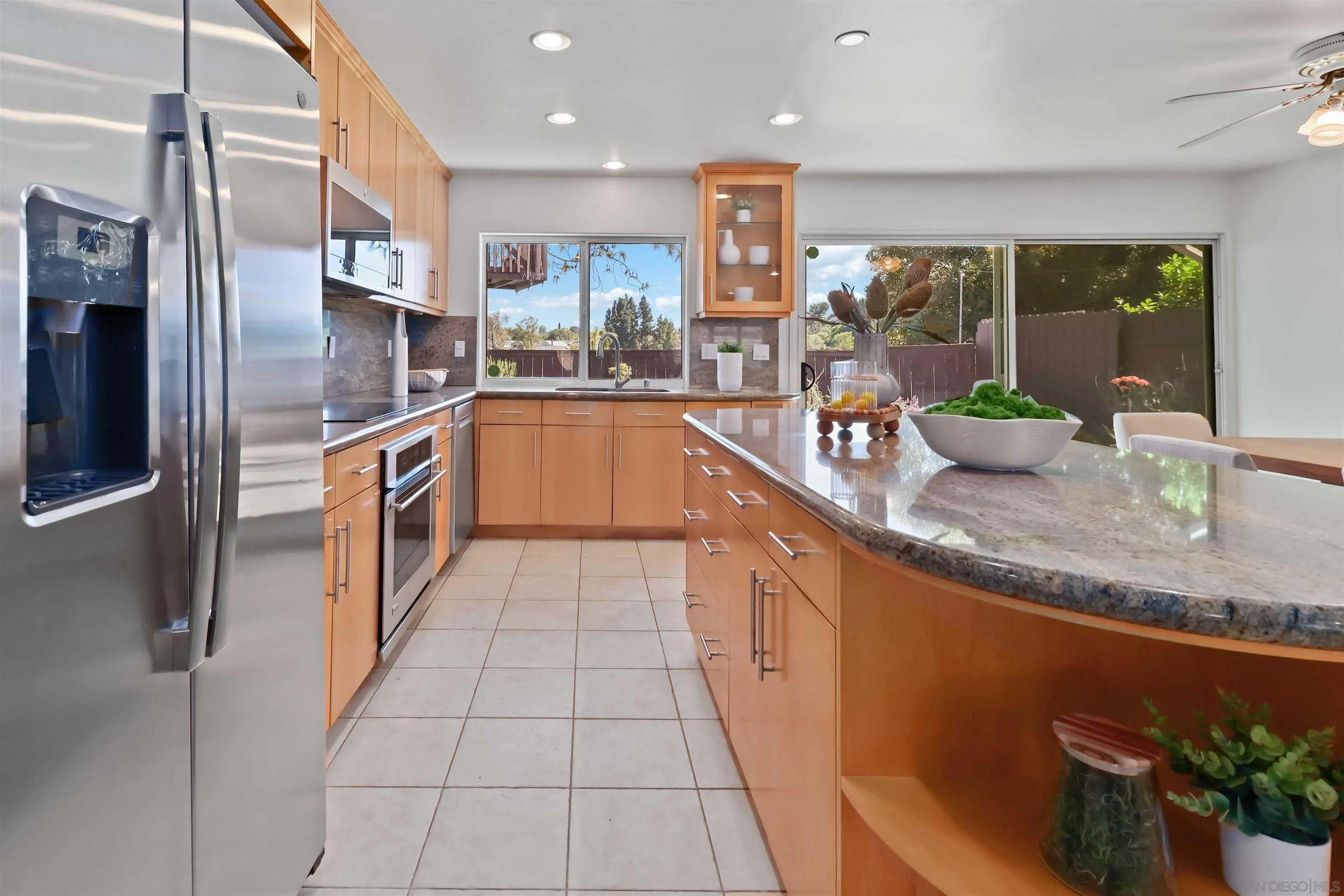 https://cdn.realtyfeed.com/cdn/127/260006774/fb82636d9905463894ee04de487a3dc9.webp