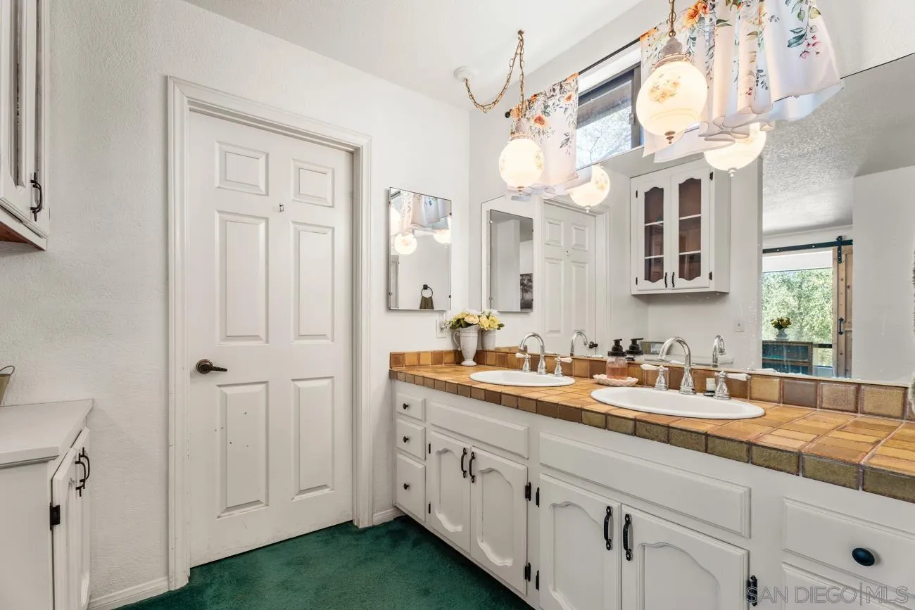 https://cdn.realtyfeed.com/cdn/127/260006776/0a55f410c83ef72d3f75e228689a8e3a.webp