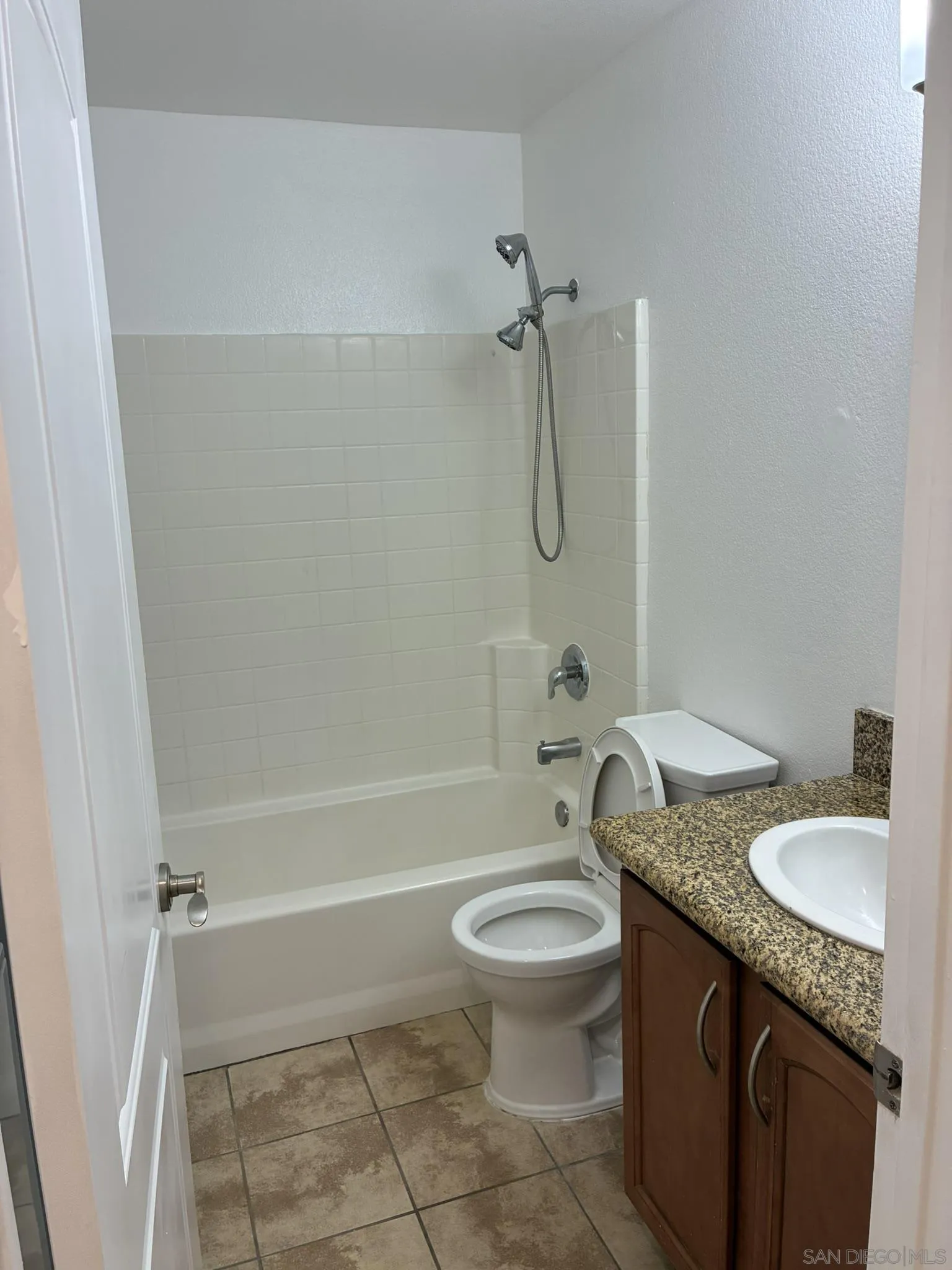 Photo #10: 260006781 Listing: Photo #10