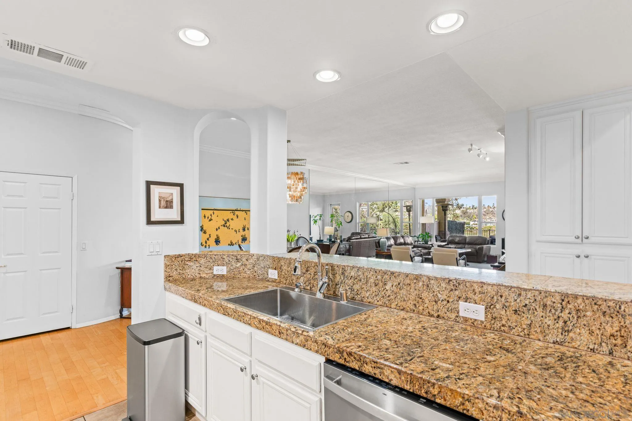 Photo #10: 260006782 Listing: Photo #10
