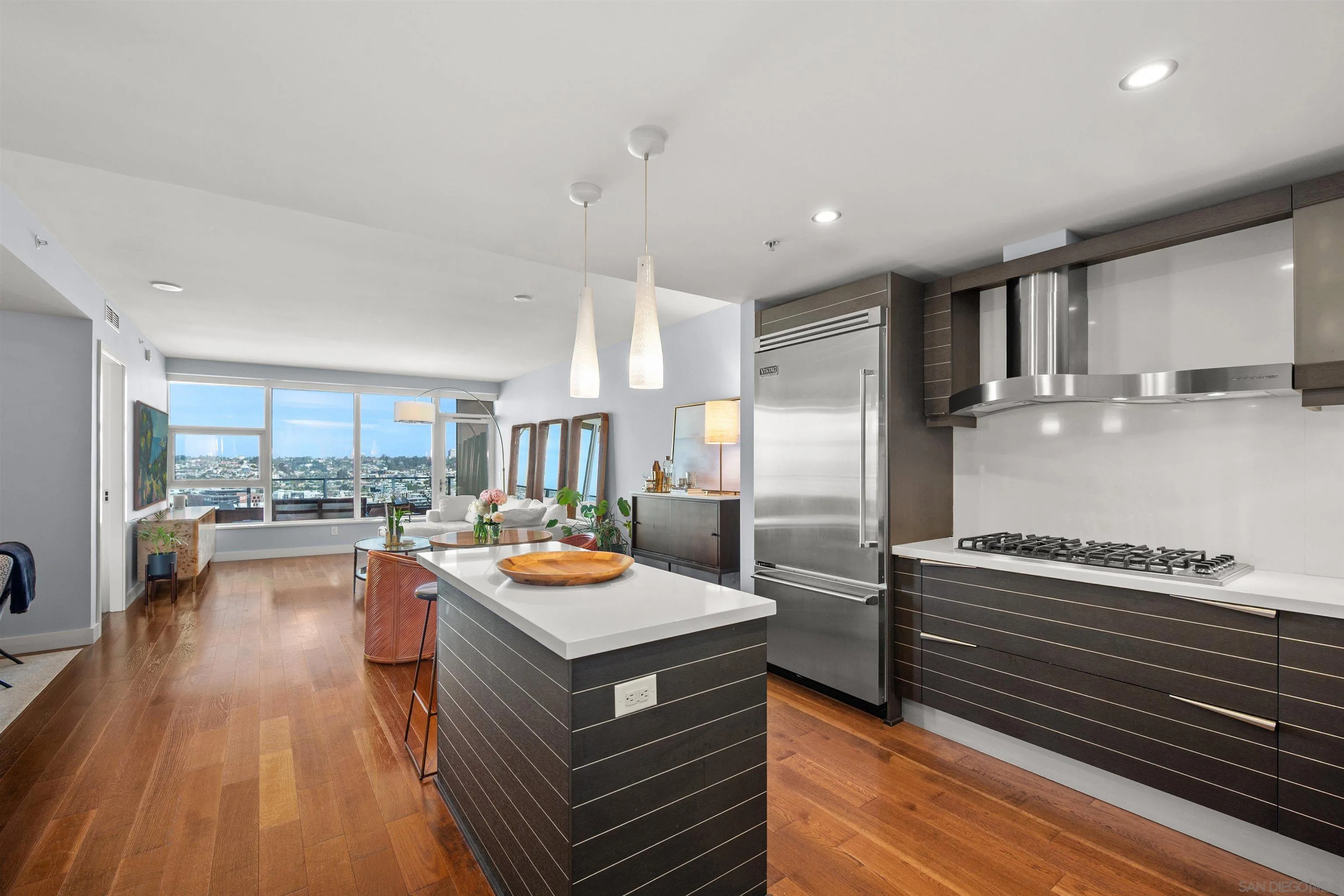 https://cdn.realtyfeed.com/cdn/127/260006796/ad61de5f8a41c637ad169fcf37d07581.webp