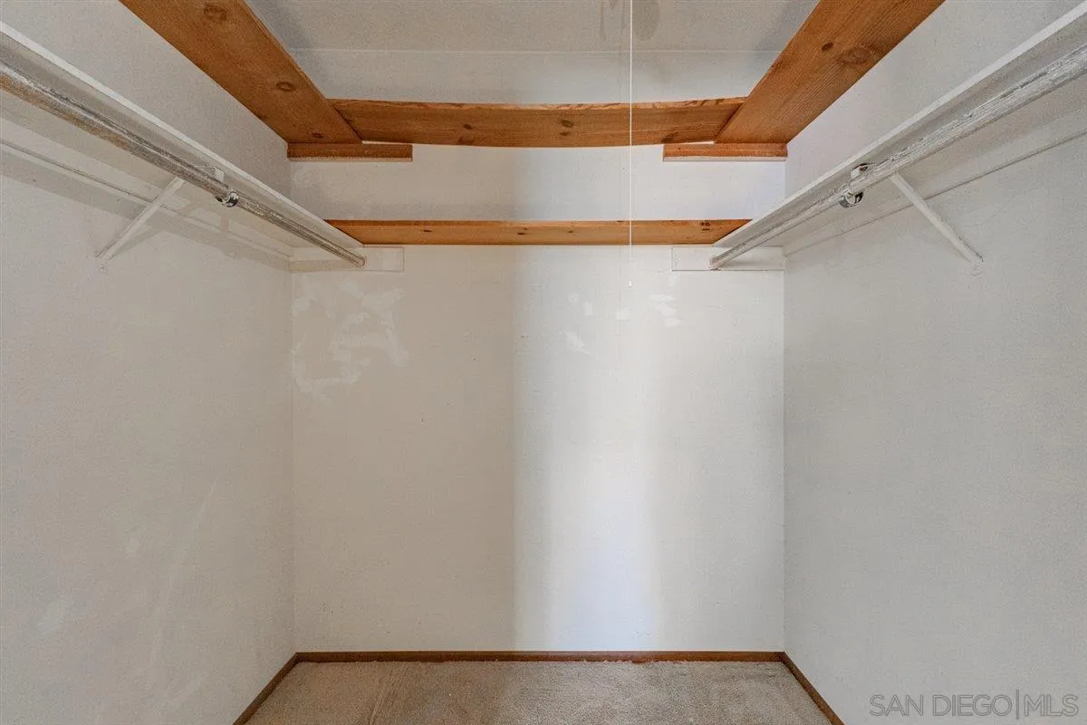 https://cdn.realtyfeed.com/cdn/127/260006799/2dd349dcebdc6d0af97f3885c812cb01.webp