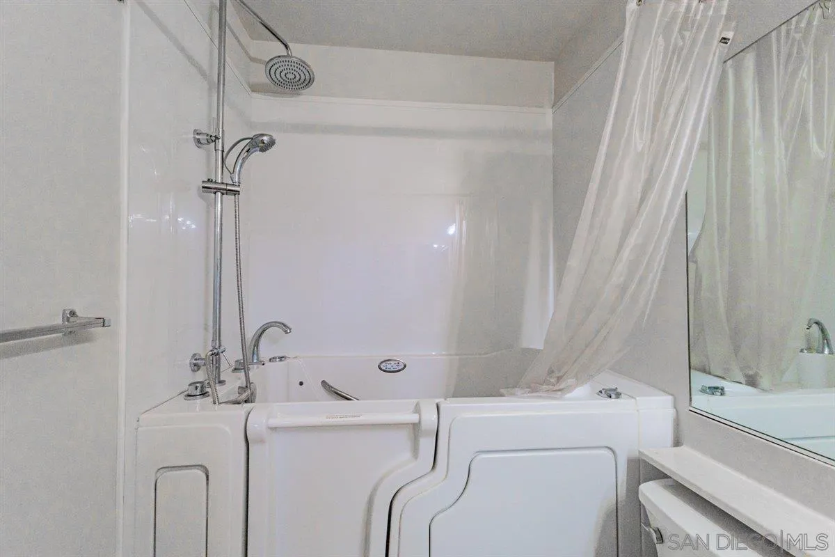 https://cdn.realtyfeed.com/cdn/127/260006799/3286dfb3e55cbd583fd0614b51e99892.webp