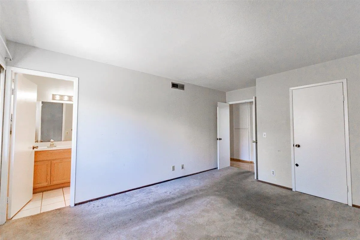 https://cdn.realtyfeed.com/cdn/127/260006799/34b940b88c07cf178818efe8400c0d23.webp
