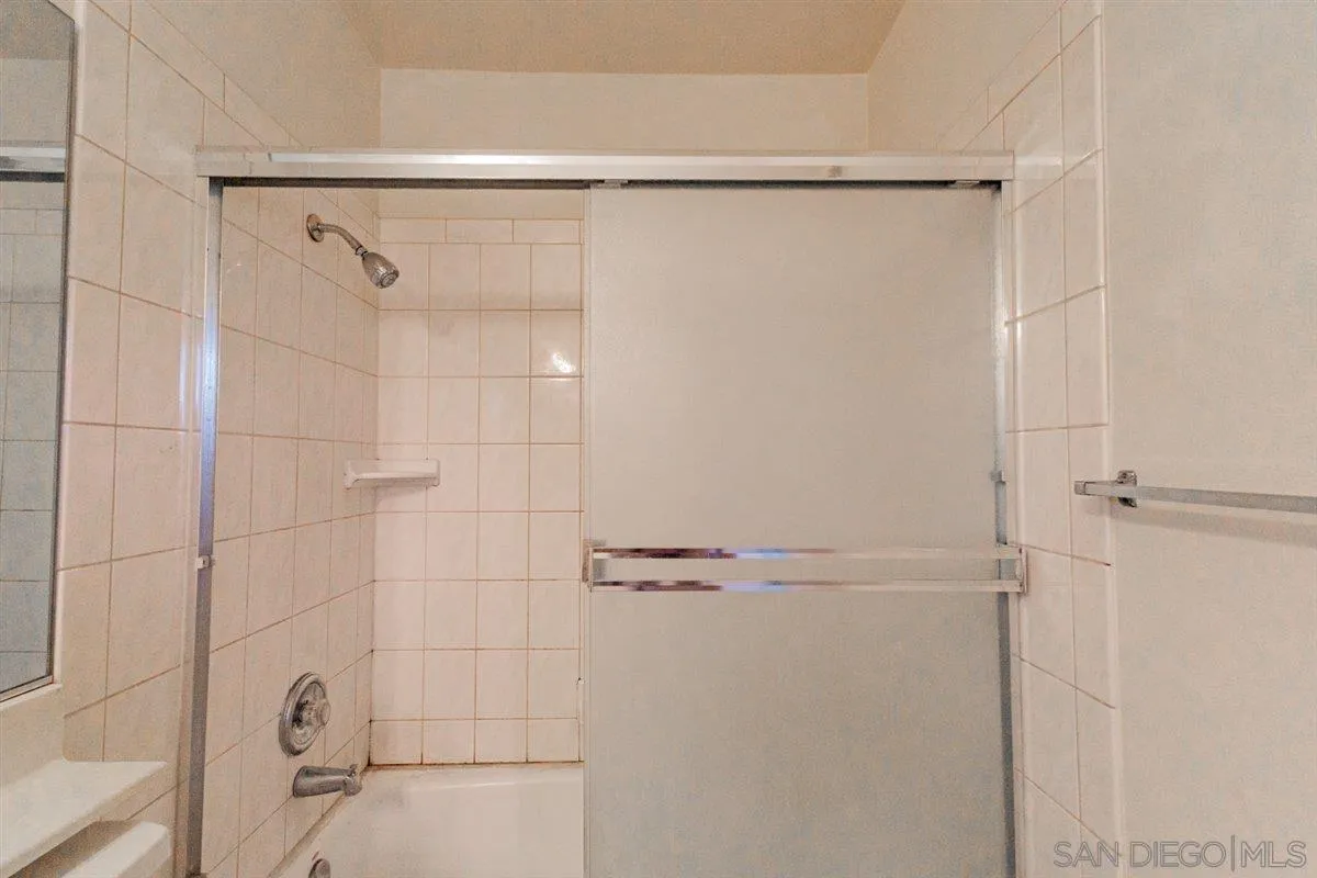 https://cdn.realtyfeed.com/cdn/127/260006799/8afb2c8f40fe36a67a3d6d263f2d9a89.webp
