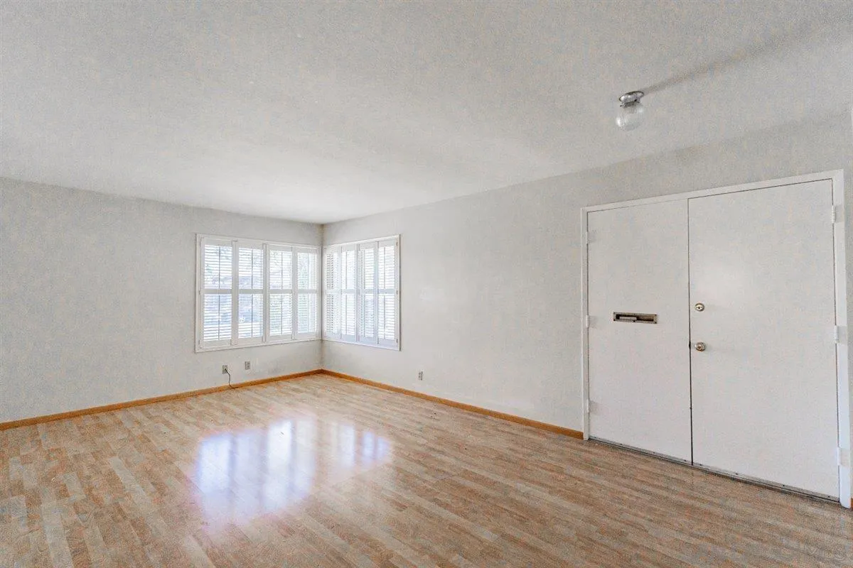 https://cdn.realtyfeed.com/cdn/127/260006799/ba54e4419054dc27a55c7d14d3955b25.webp