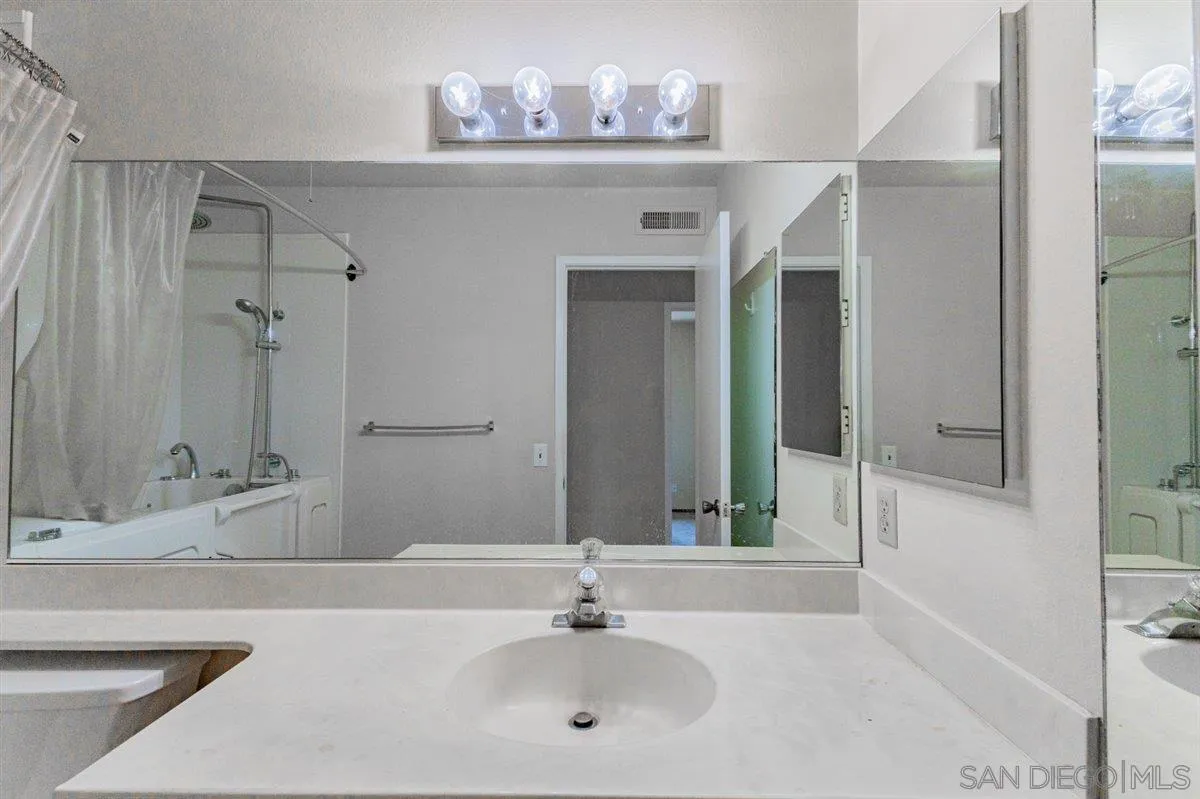 https://cdn.realtyfeed.com/cdn/127/260006799/dcb78efc5a82826026c8531c329d47f8.webp