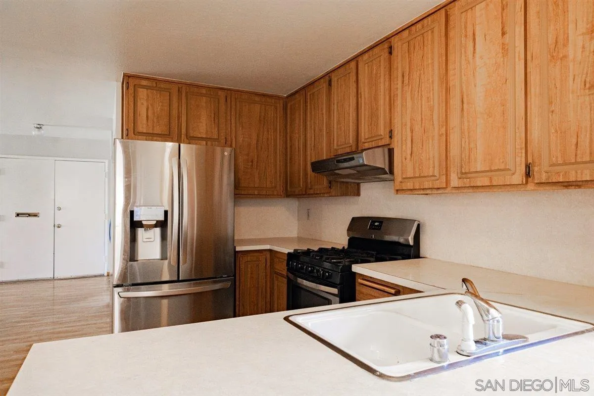 https://cdn.realtyfeed.com/cdn/127/260006799/efa56dea25c9178bc32583723049335f.webp