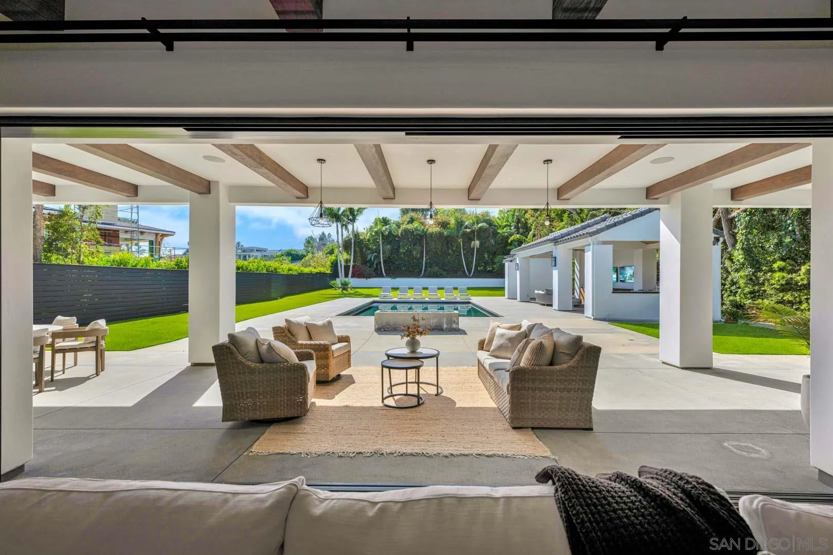 https://cdn.realtyfeed.com/cdn/127/260006800/3f48a151f4f388f54807b1264bc9e89a.webp
