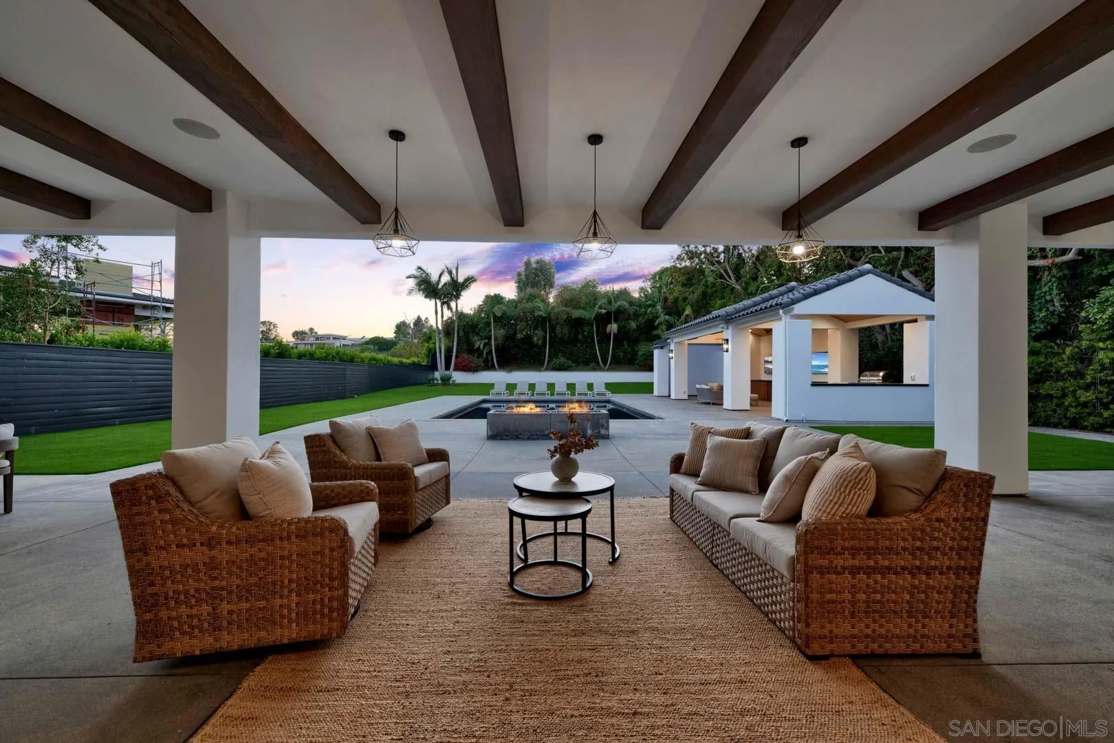 https://cdn.realtyfeed.com/cdn/127/260006800/4446c3775338095f28725443d8ce4acb.webp