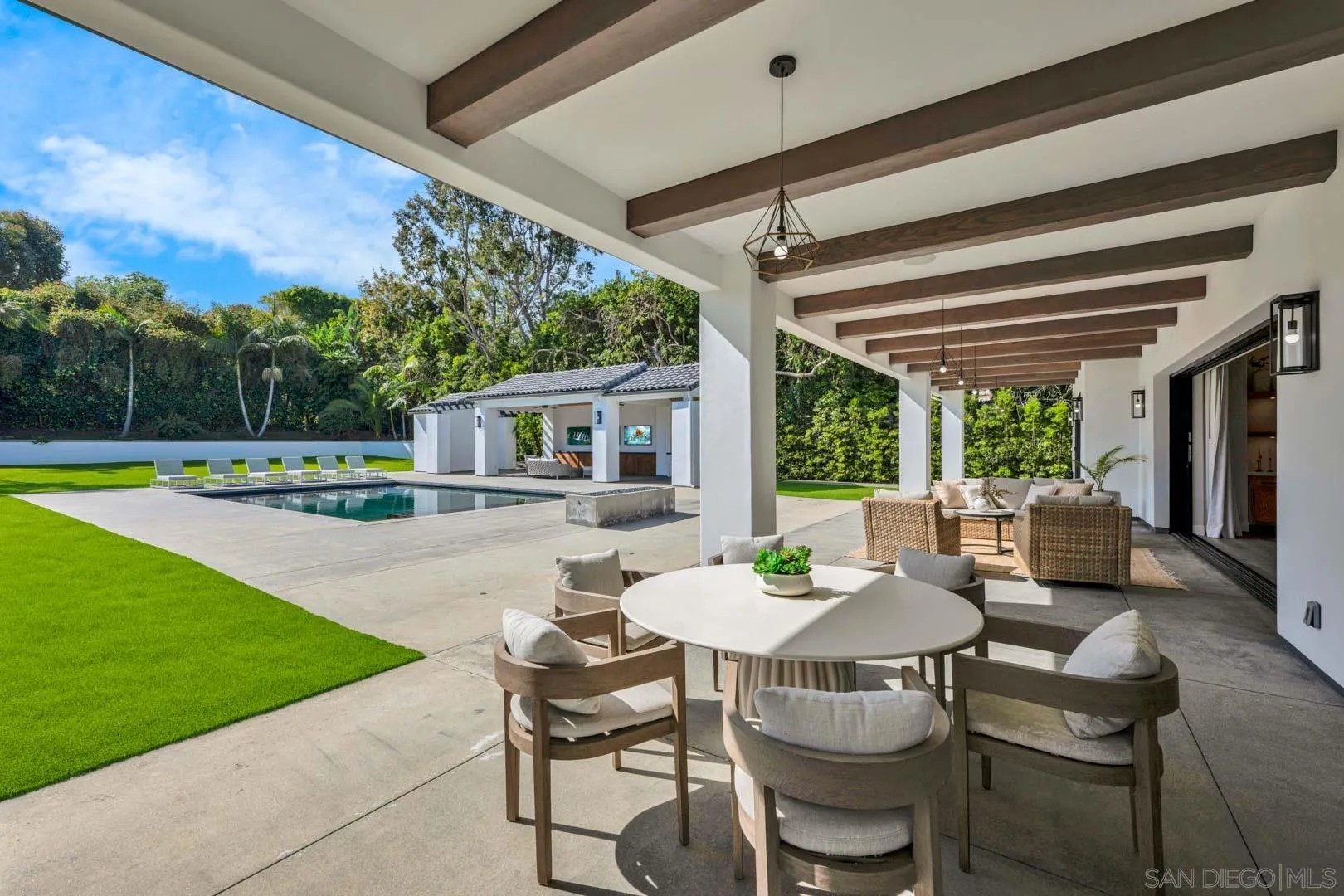 https://cdn.realtyfeed.com/cdn/127/260006800/7bafdacb25aacb41257a071985cb242d.webp