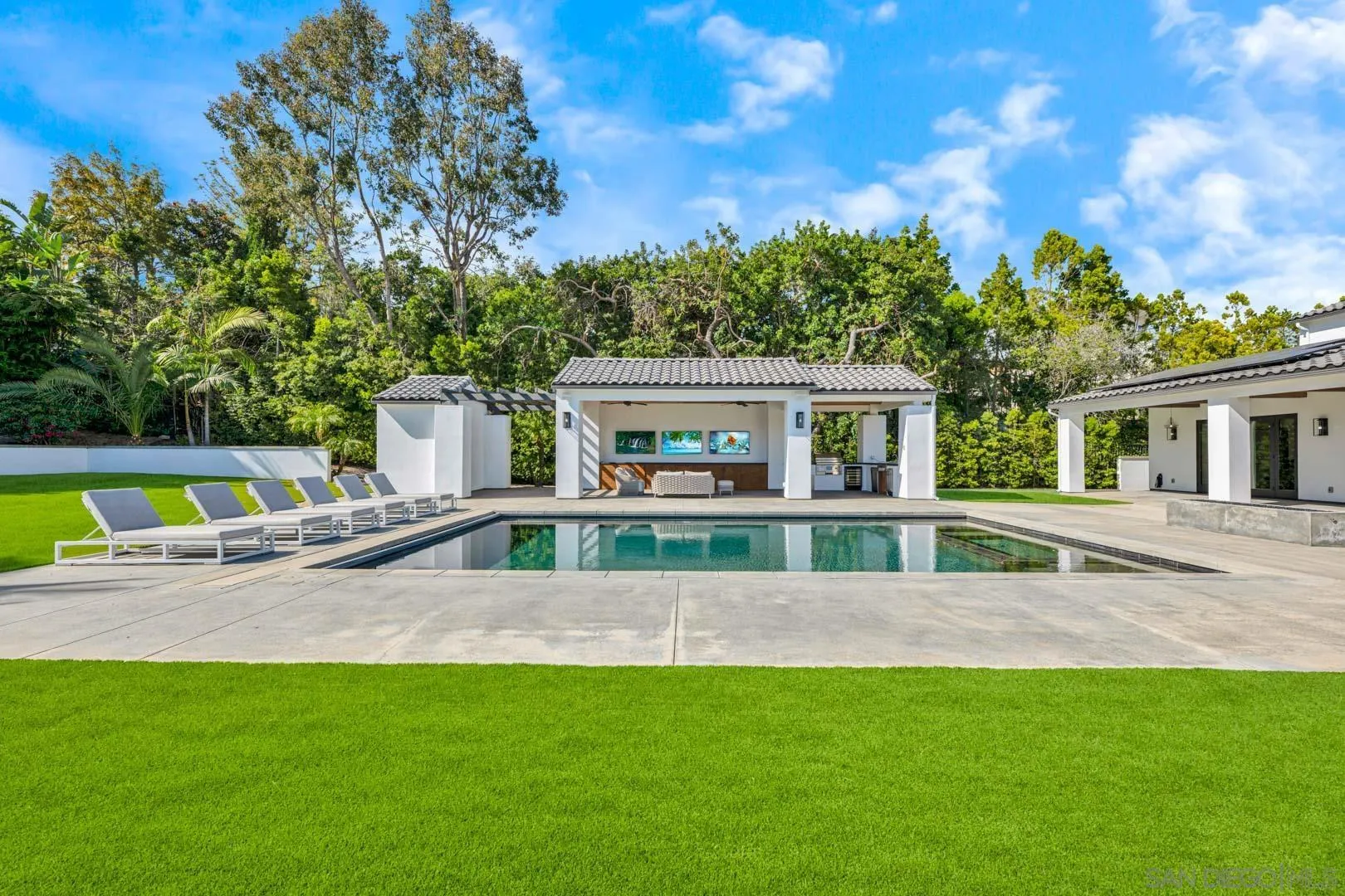 https://cdn.realtyfeed.com/cdn/127/260006800/940050b00e21c51b6f8556dab60e526a.webp