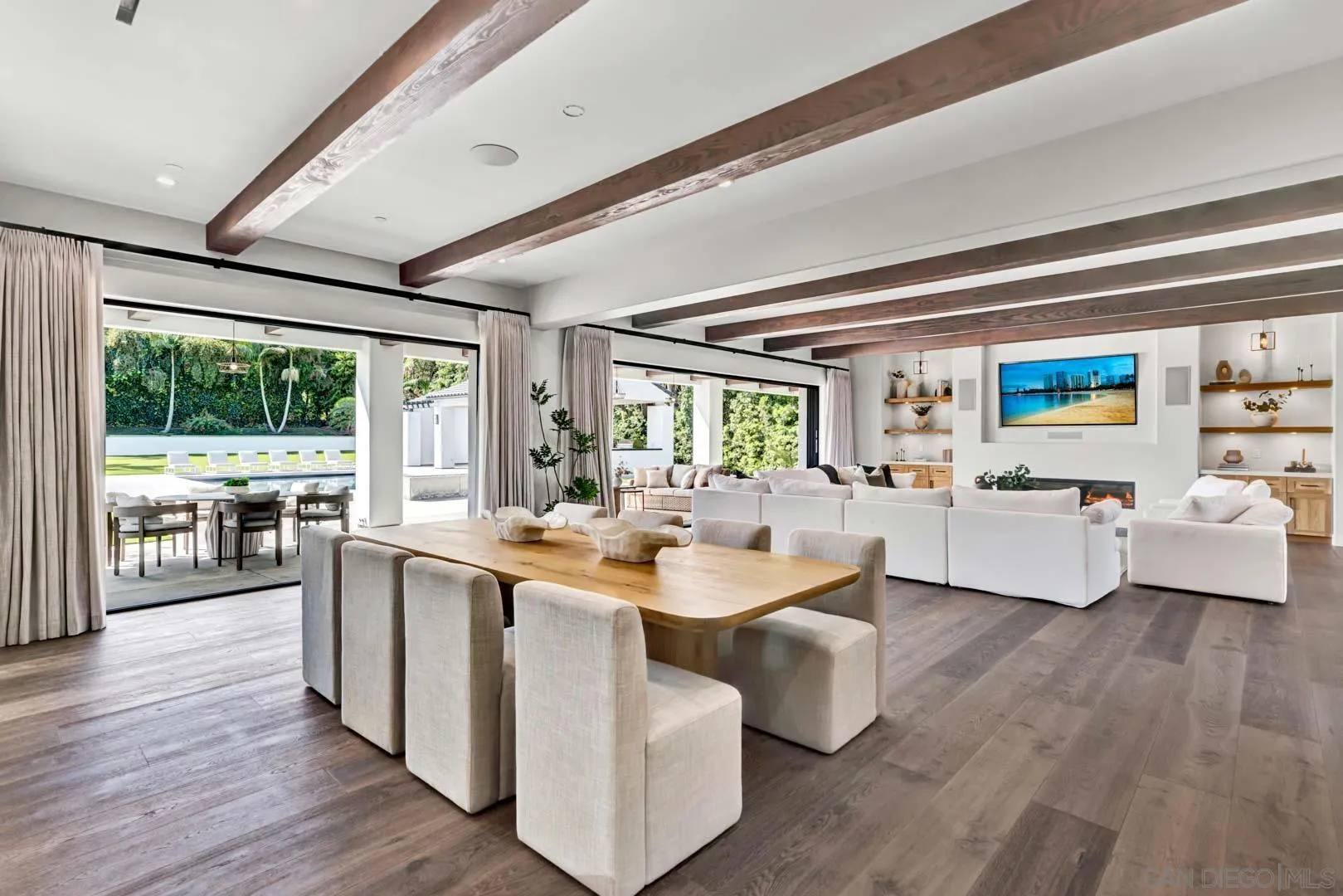 https://cdn.realtyfeed.com/cdn/127/260006800/a1b1beaca2abff7651a85850cea31e7f.webp