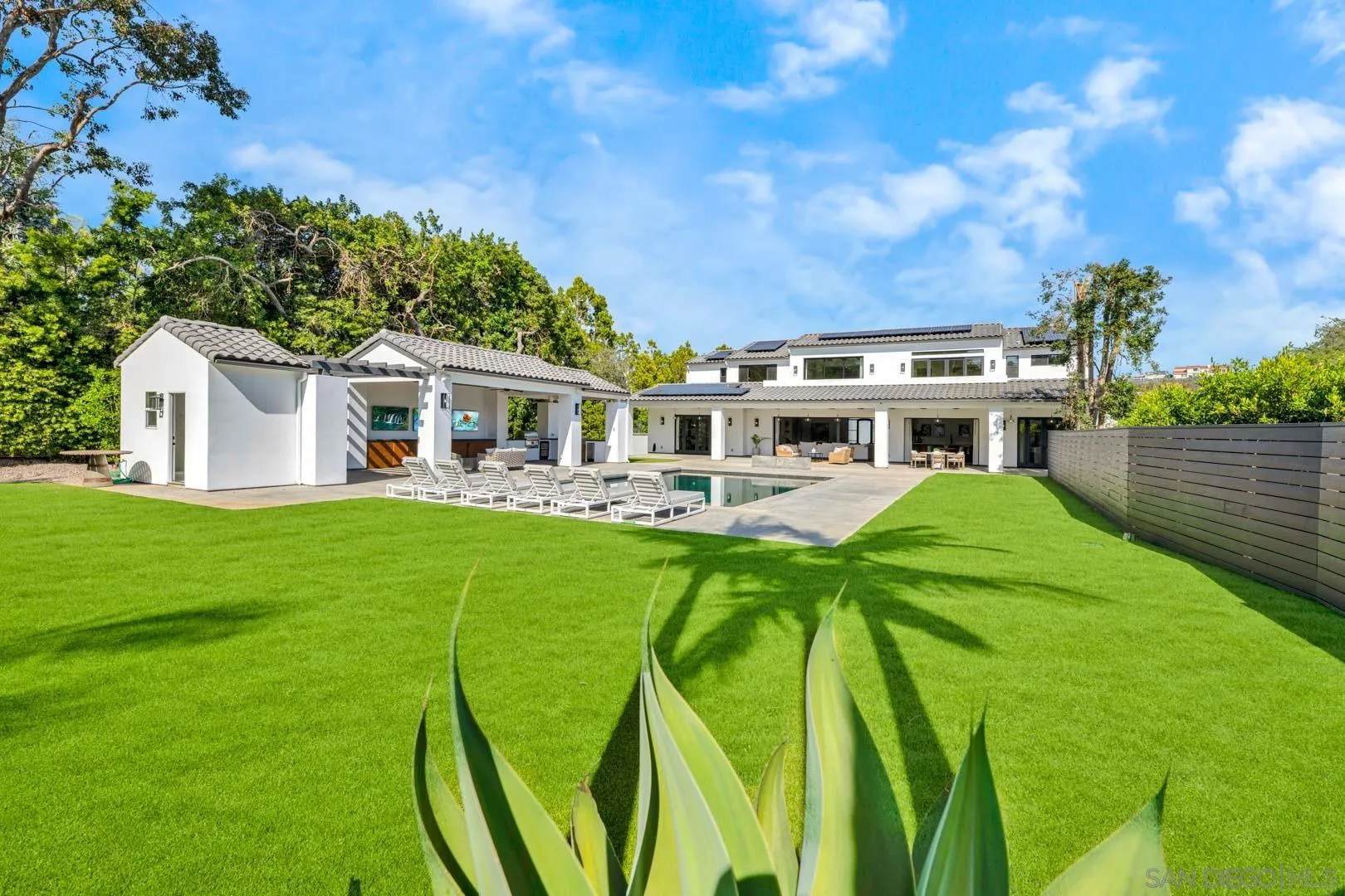 https://cdn.realtyfeed.com/cdn/127/260006800/ce3c1874c6e11afeadac7f803b9dcaee.webp