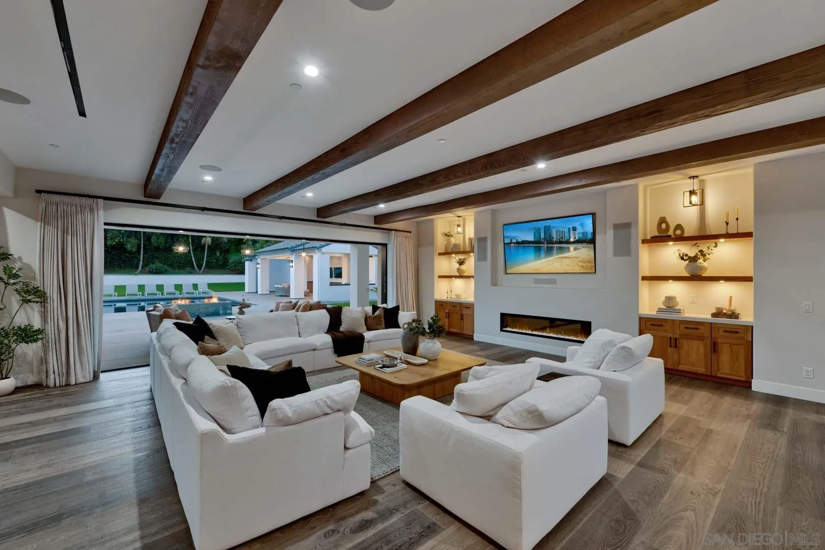 https://cdn.realtyfeed.com/cdn/127/260006800/db8b80102de9c921d9cf0fde2313663c.webp