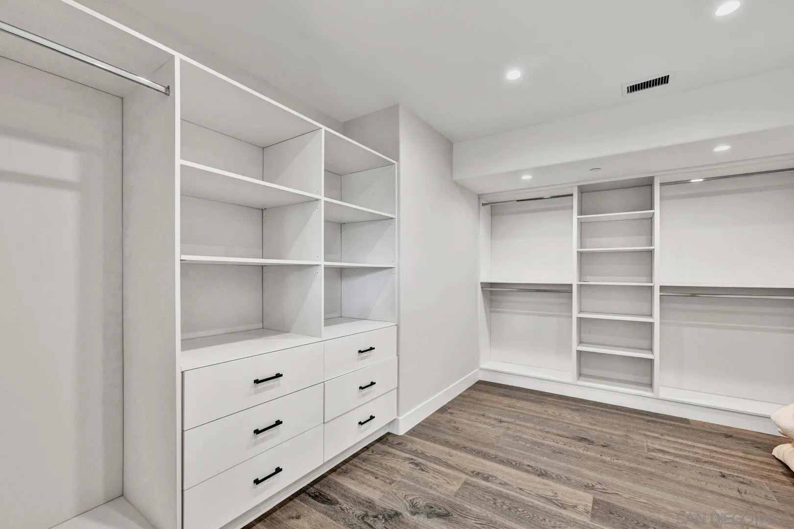 https://cdn.realtyfeed.com/cdn/127/260006800/e28a8e29af8bc0b9c62ad4af5cbc22de.webp