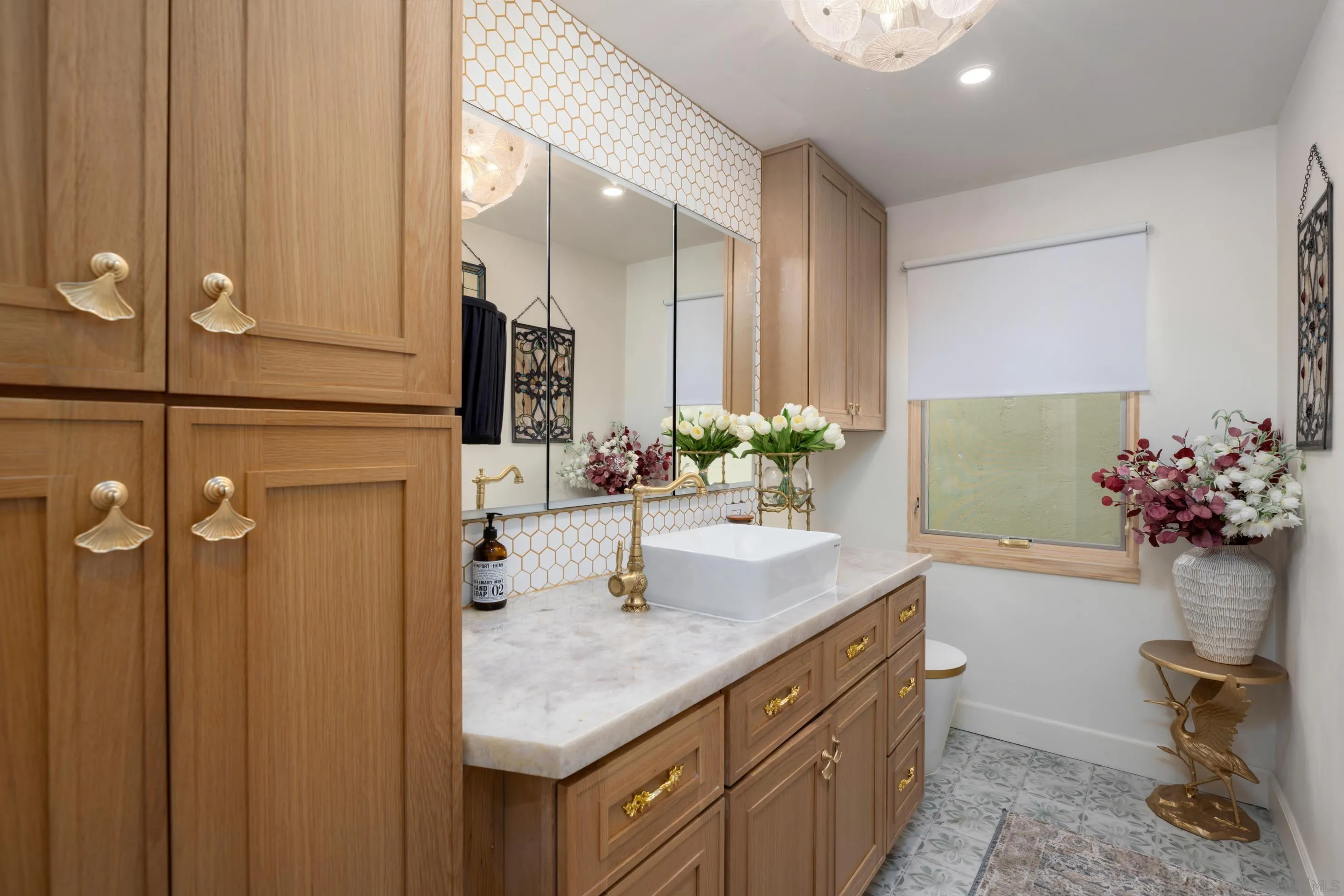 https://cdn.realtyfeed.com/cdn/127/260006801/2a74671559a1fe958178ded849c8d1e9.webp
