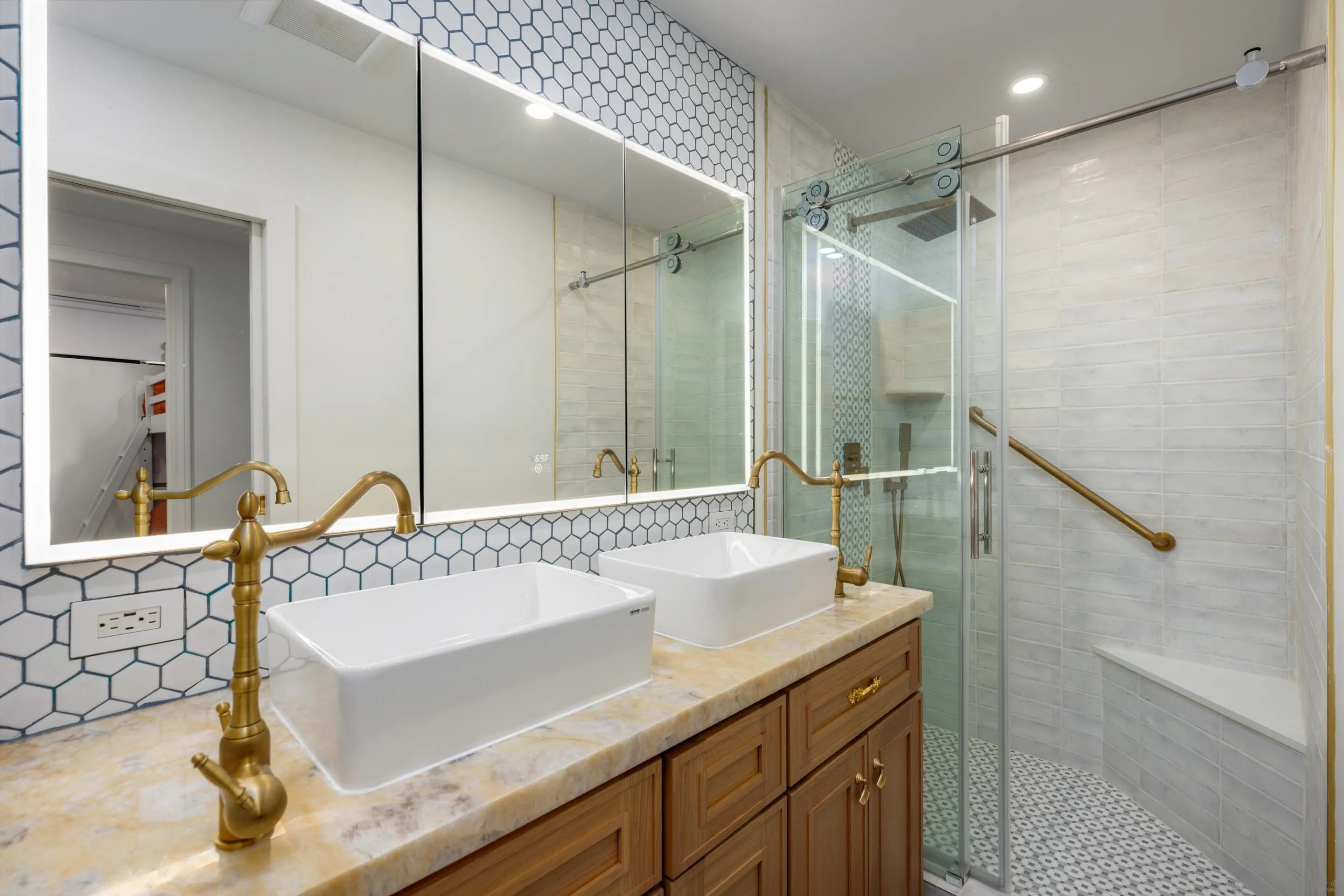 https://cdn.realtyfeed.com/cdn/127/260006801/eb8b2624a3227653c812cde895cd453e.webp