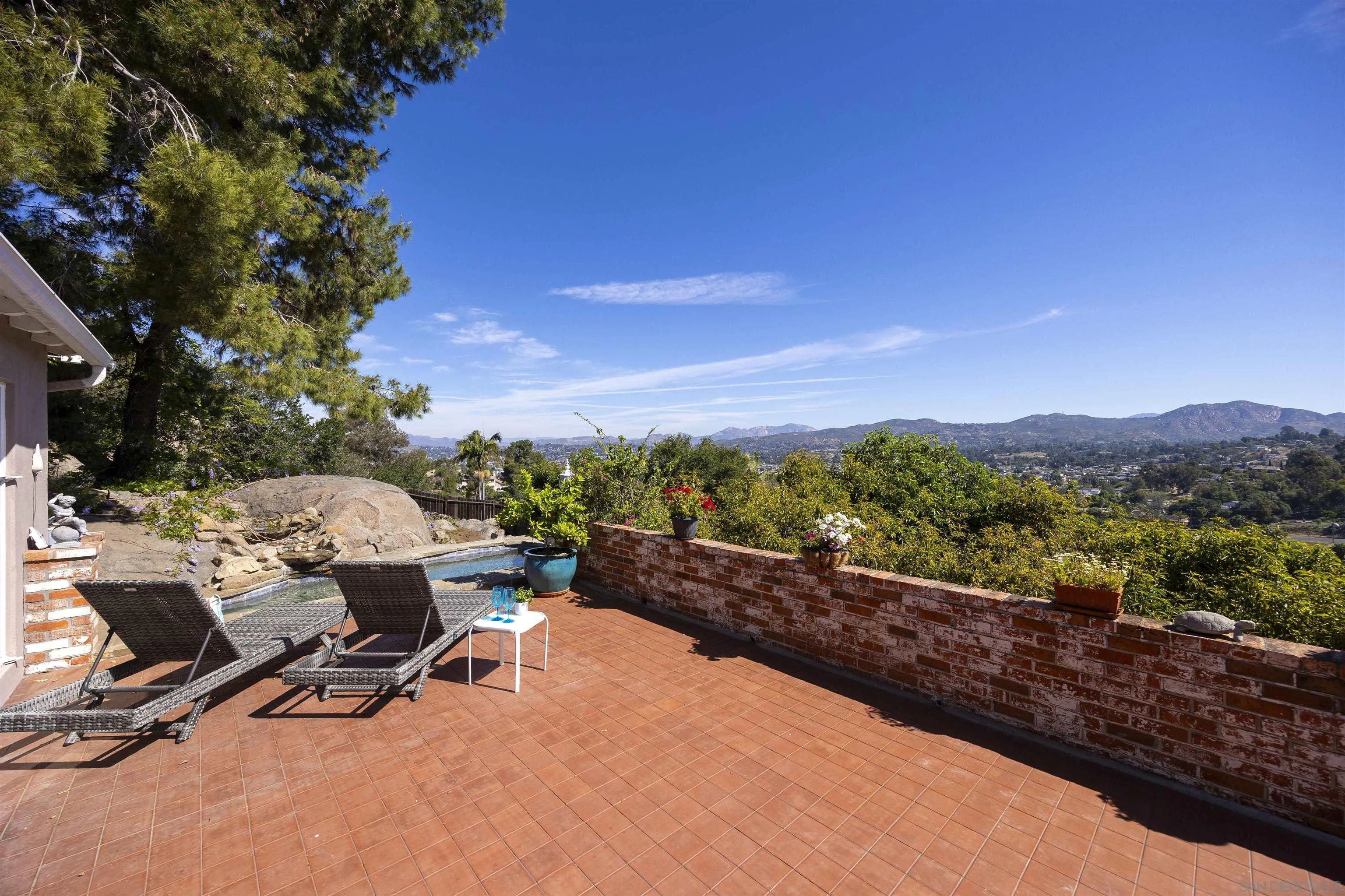 https://cdn.realtyfeed.com/cdn/127/260006804/671ca18e357761fbc7e2514c22fcb91d.webp