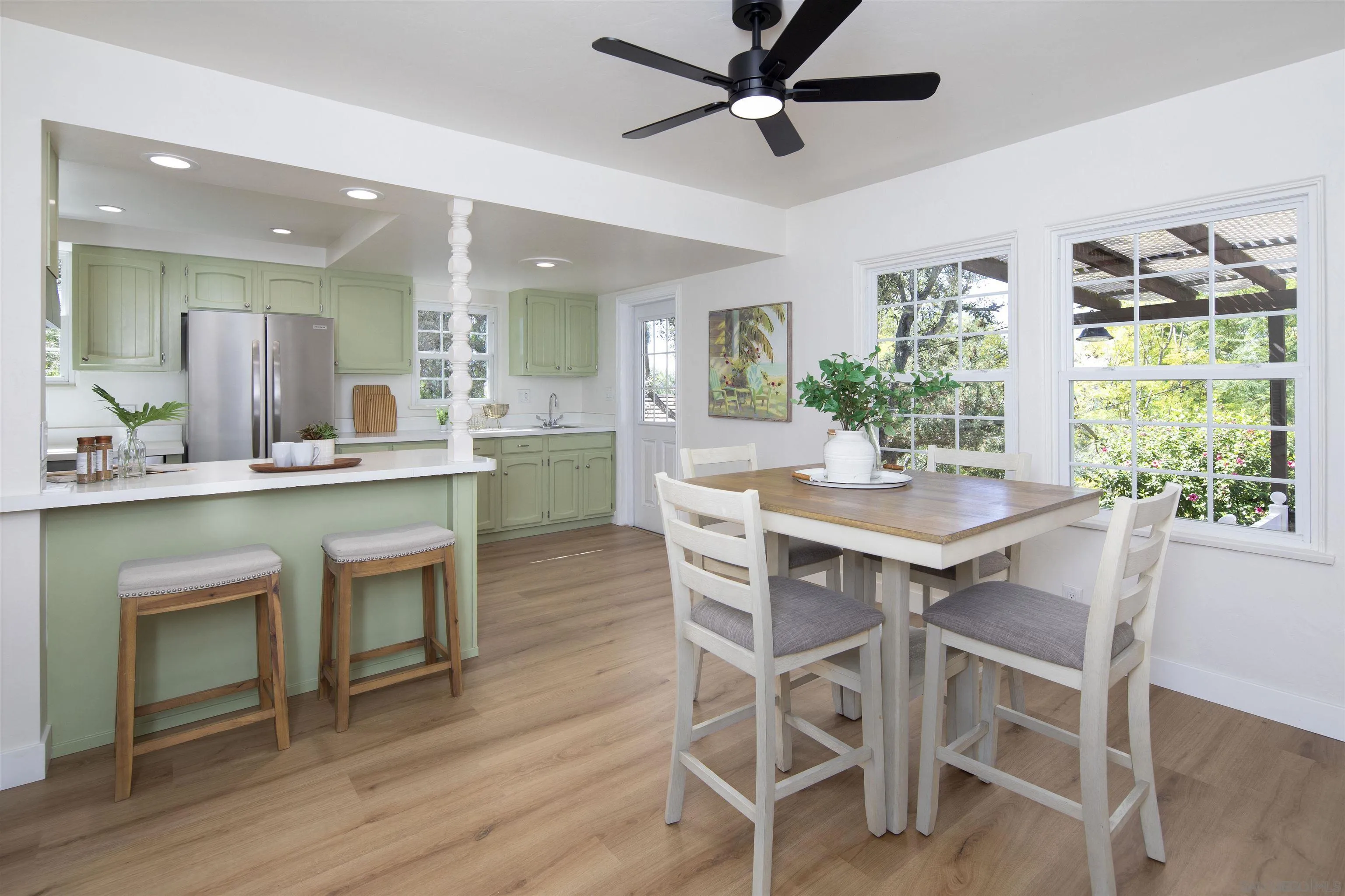 https://cdn.realtyfeed.com/cdn/127/260006804/ec10c7918775a4f07f44512a3dd6caf7.webp