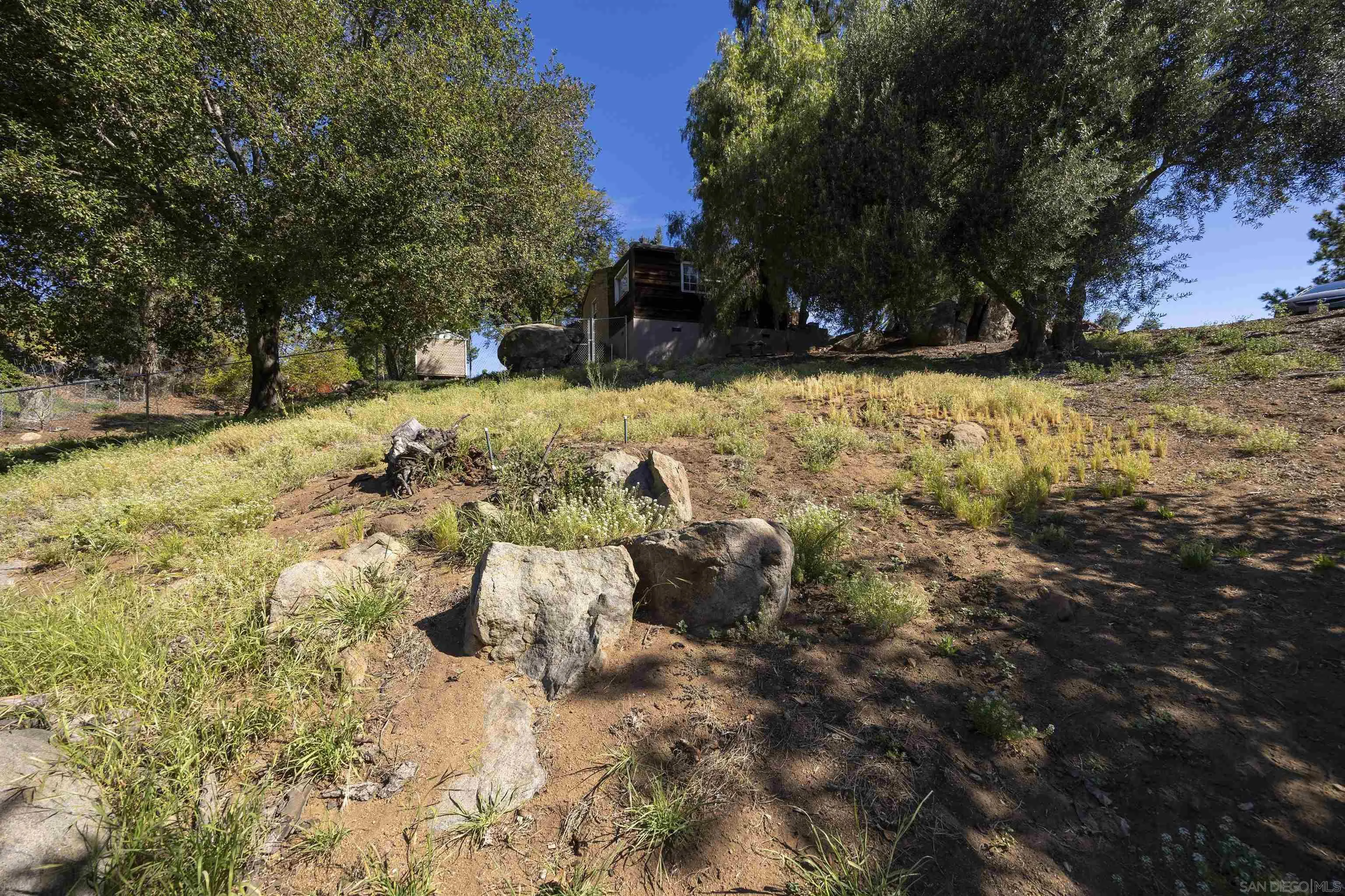 https://cdn.realtyfeed.com/cdn/127/260006804/efbc4ad9ad2cf40434b21a0710a7cb83.webp