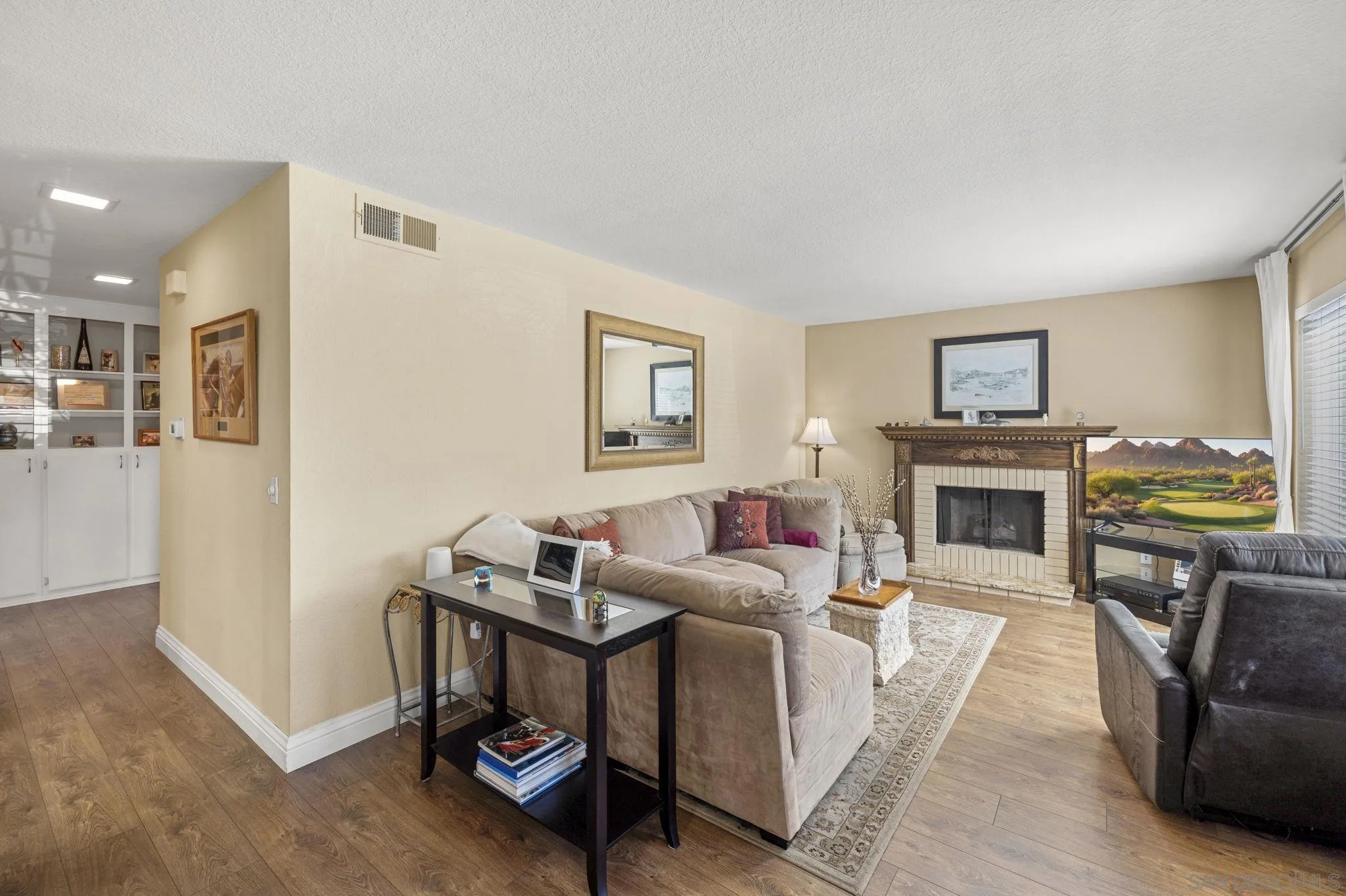 Photo #8: 260006817 Listing: Photo #8