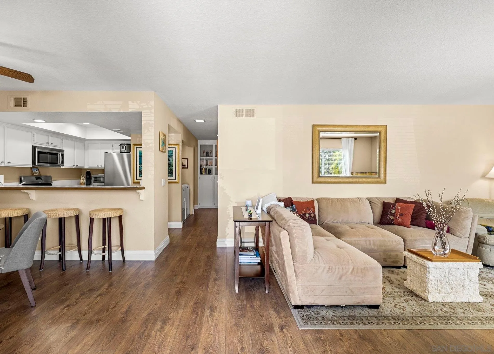 Photo #6: 260006817 Listing: Photo #6