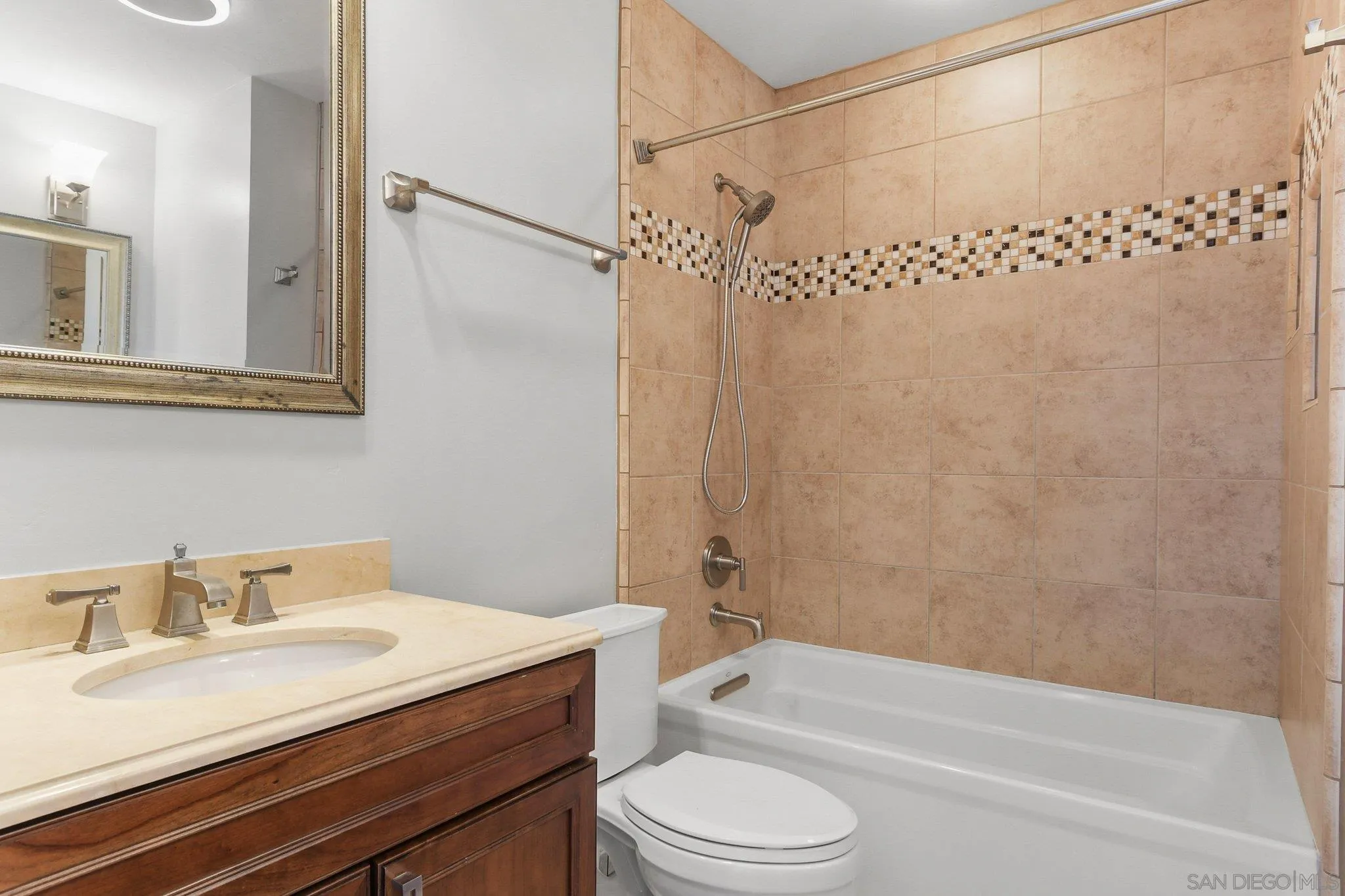 https://cdn.realtyfeed.com/cdn/127/260006819/3d61fb61c0d2bc516e92ad4797b5b832.webp