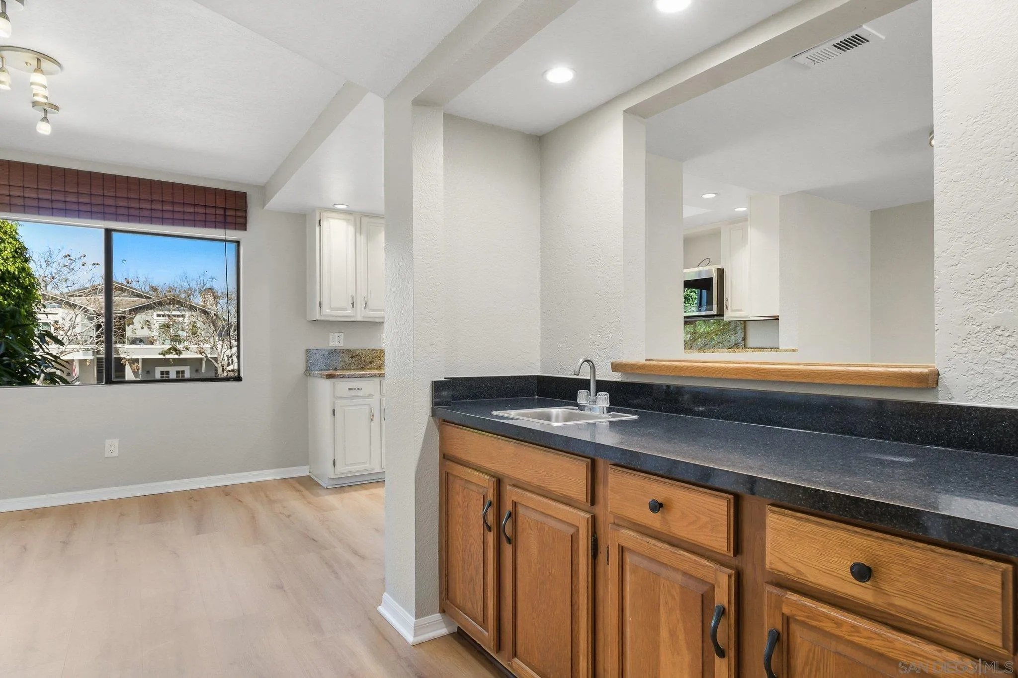 https://cdn.realtyfeed.com/cdn/127/260006819/fc7a0073192028a98901d167c9baeed1.webp