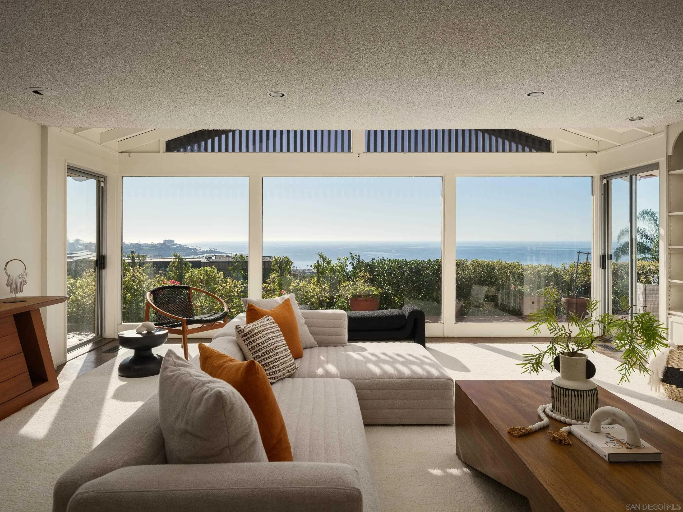 https://cdn.realtyfeed.com/cdn/127/260006821/d9963f8f61a296bac3c7fb9782fbeeb4.webp