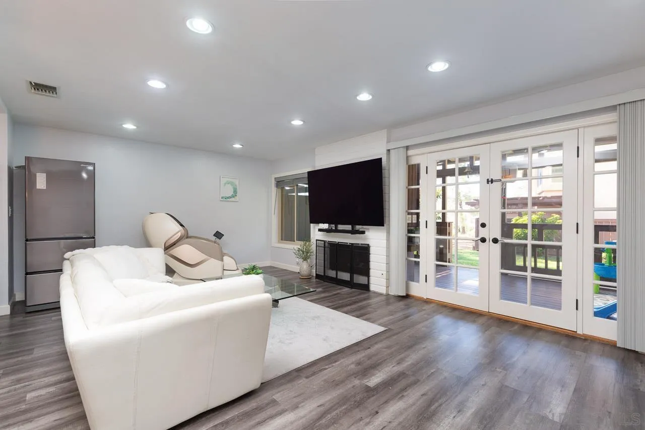 Photo #7: 260006828 Listing: Photo #7