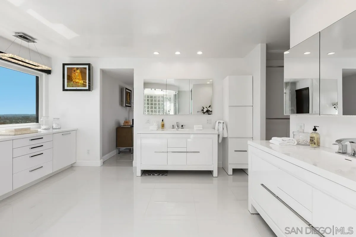 https://cdn.realtyfeed.com/cdn/127/260006830/035f09c604aed94a7c952ce3f37e9d43.webp