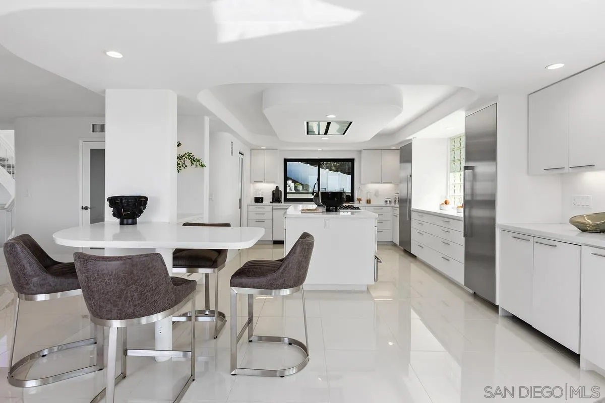 https://cdn.realtyfeed.com/cdn/127/260006830/958dee9753fd5dd60a0c79b5752ec4b1.webp