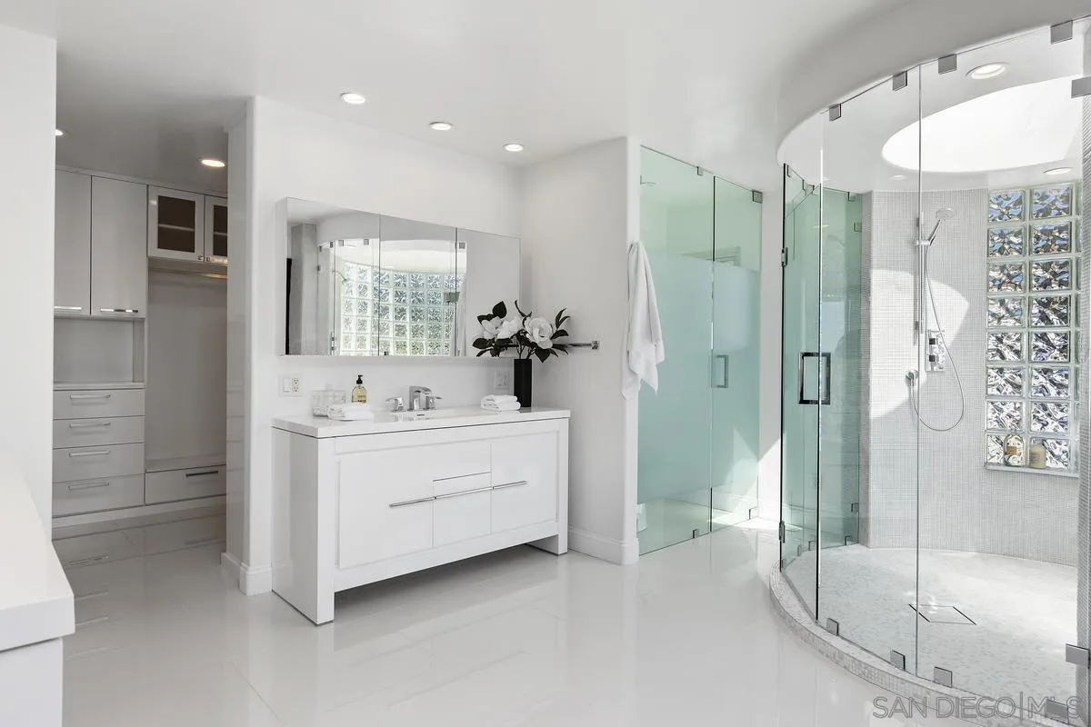 https://cdn.realtyfeed.com/cdn/127/260006830/fca97041dd07435a2498a56c2a59380b.webp