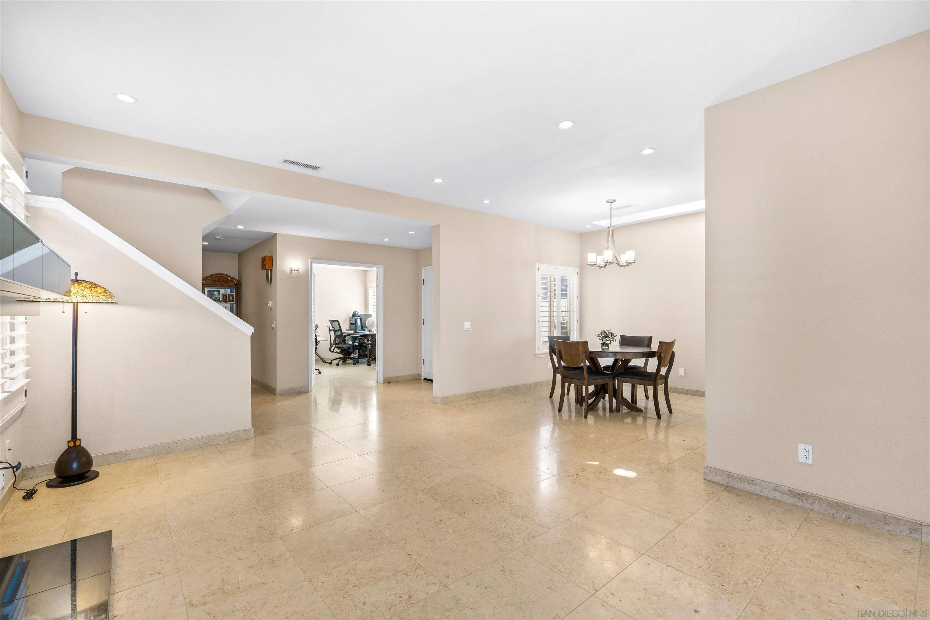 https://cdn.realtyfeed.com/cdn/127/260006838/3df9f4b21f76673a45174742a13a16c0.webp