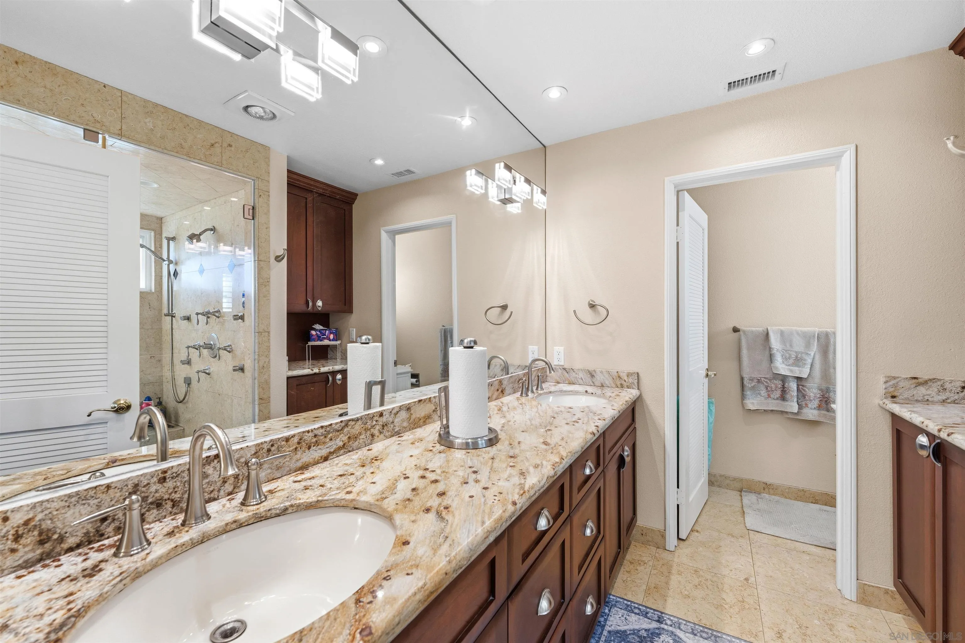 https://cdn.realtyfeed.com/cdn/127/260006838/ca291f6a646a38bf72cf85b3f1db5194.webp