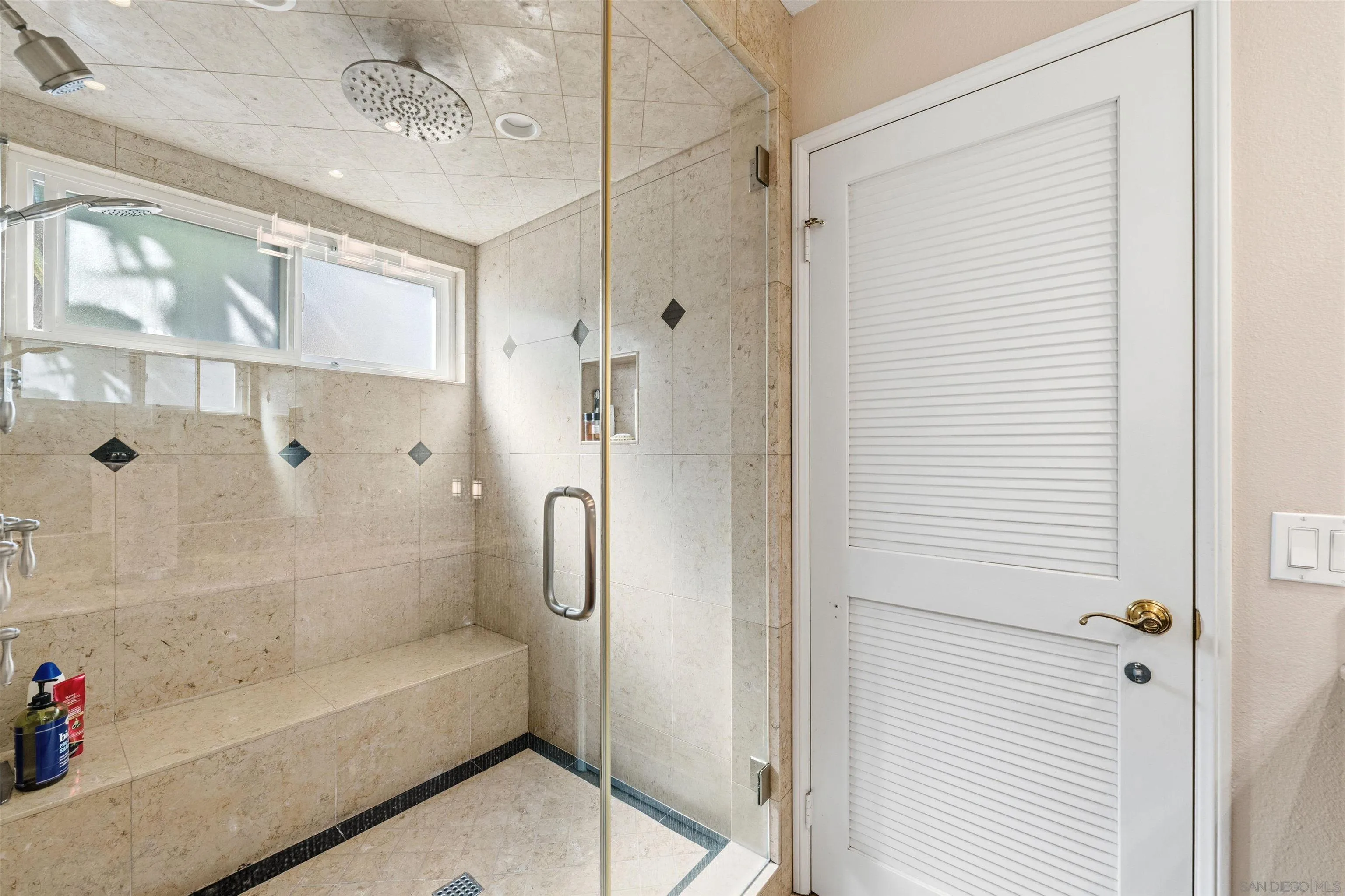 https://cdn.realtyfeed.com/cdn/127/260006838/e8e665da47480dcb1f2534ef3392baf4.webp