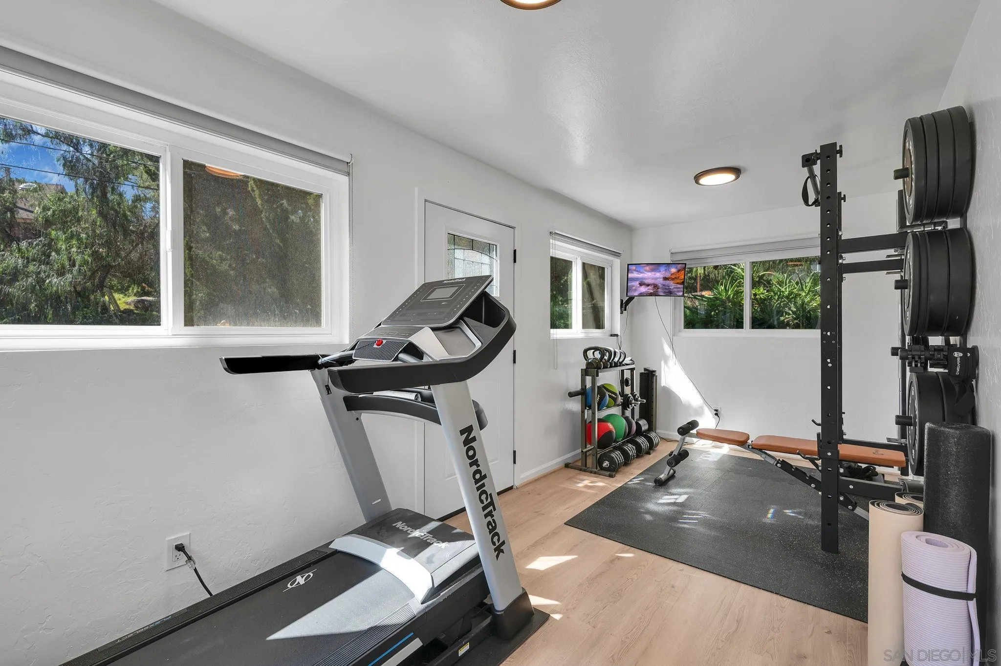 https://cdn.realtyfeed.com/cdn/127/260006840/c23aa0988060bd584357759ca6228252.webp