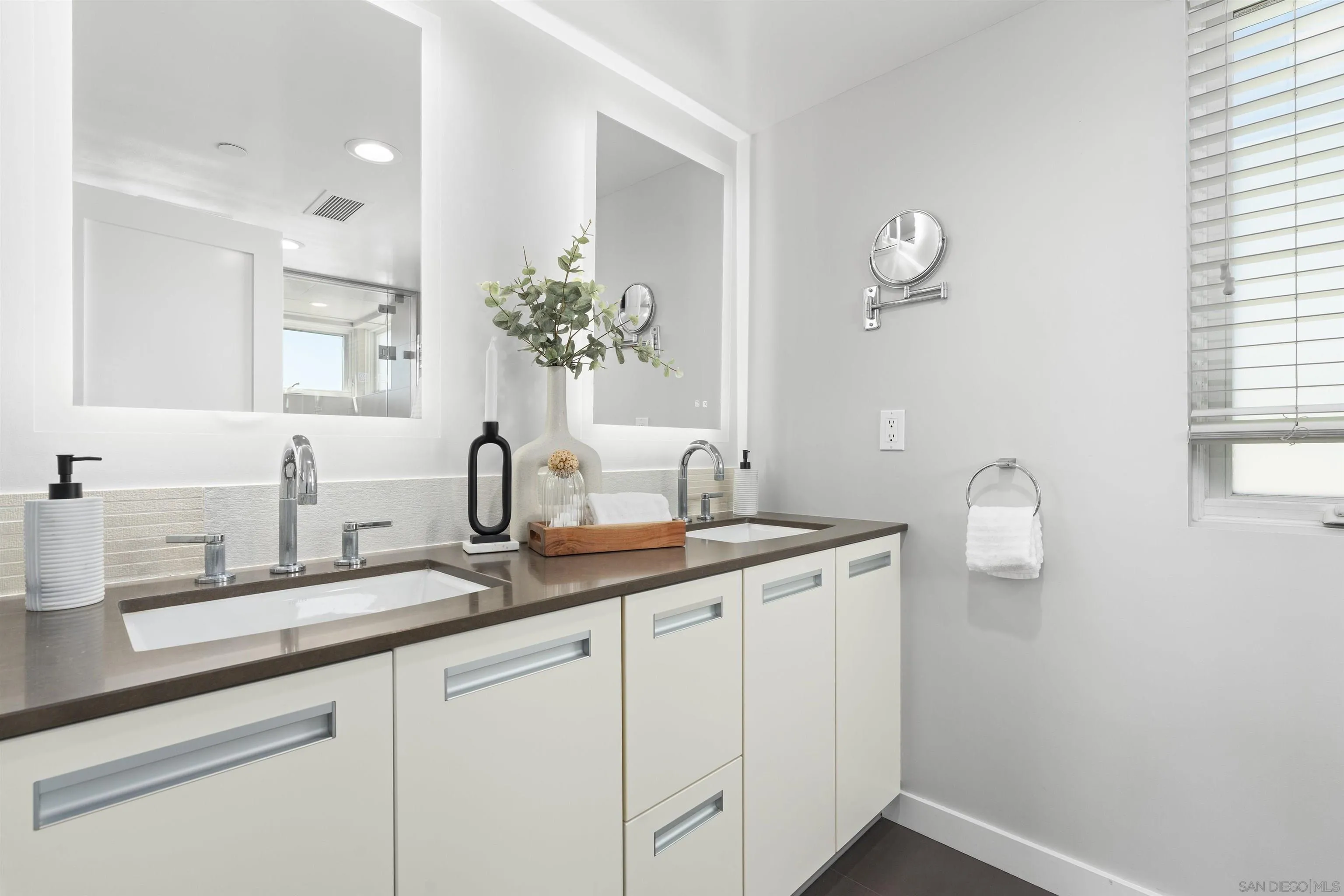 Photo #27: 260006844 Listing: Photo #27