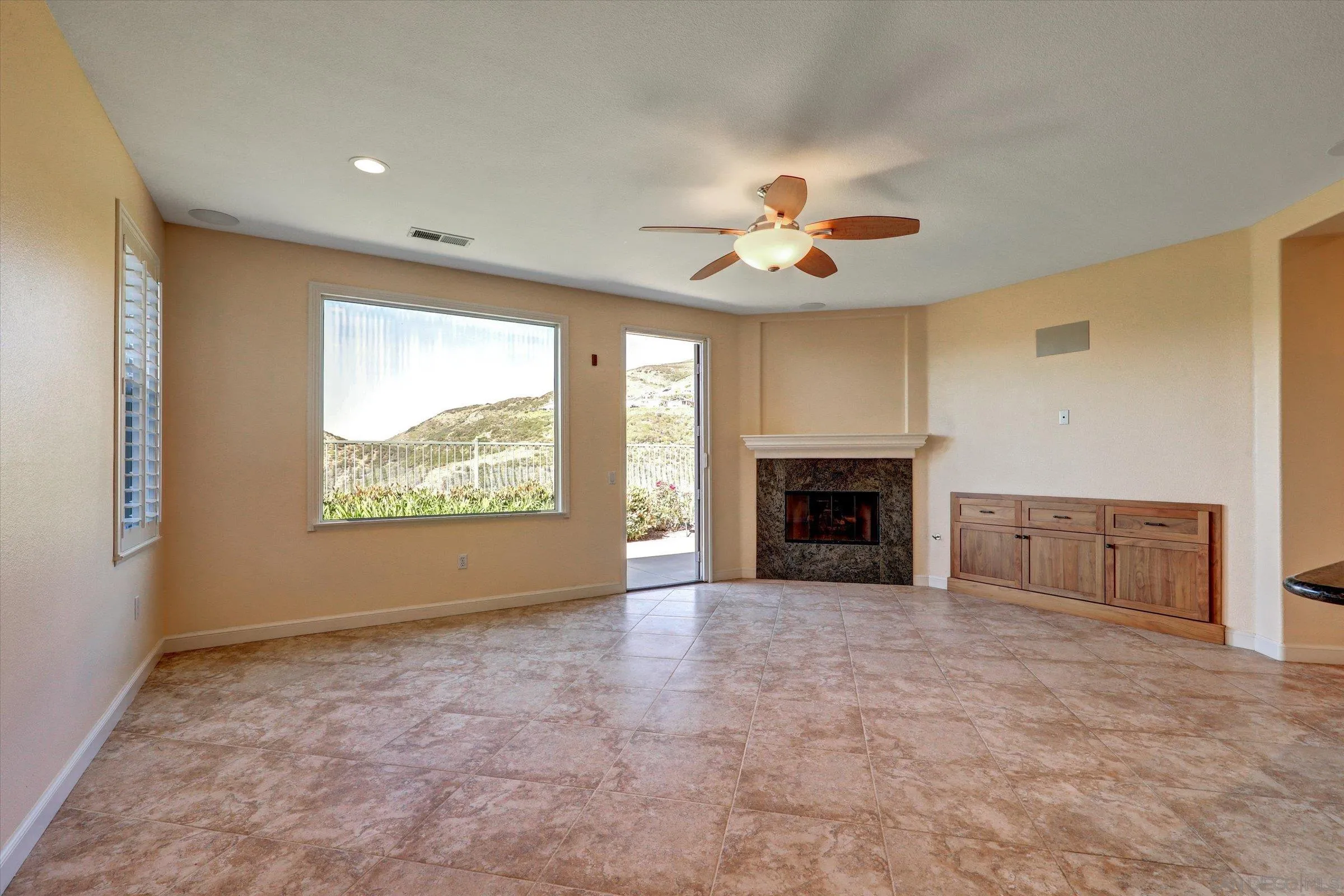 https://cdn.realtyfeed.com/cdn/127/260006845/2ae9462987e7f838ab16442e31cf815f.webp