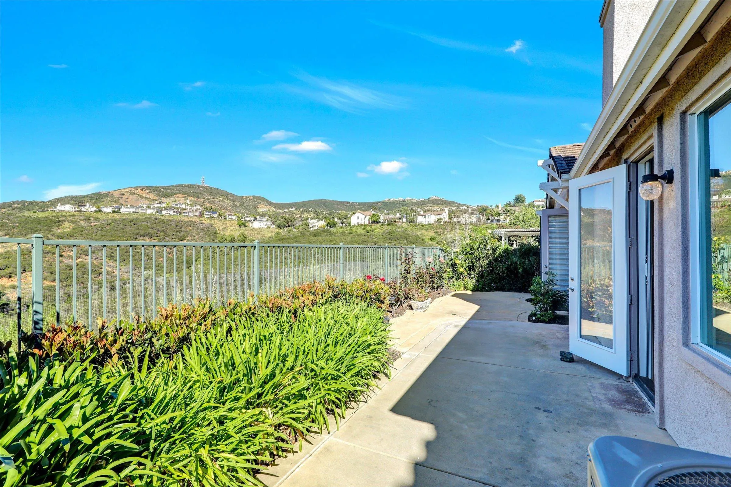 https://cdn.realtyfeed.com/cdn/127/260006845/40ae425a0c92a2a5674a02719006b044.webp
