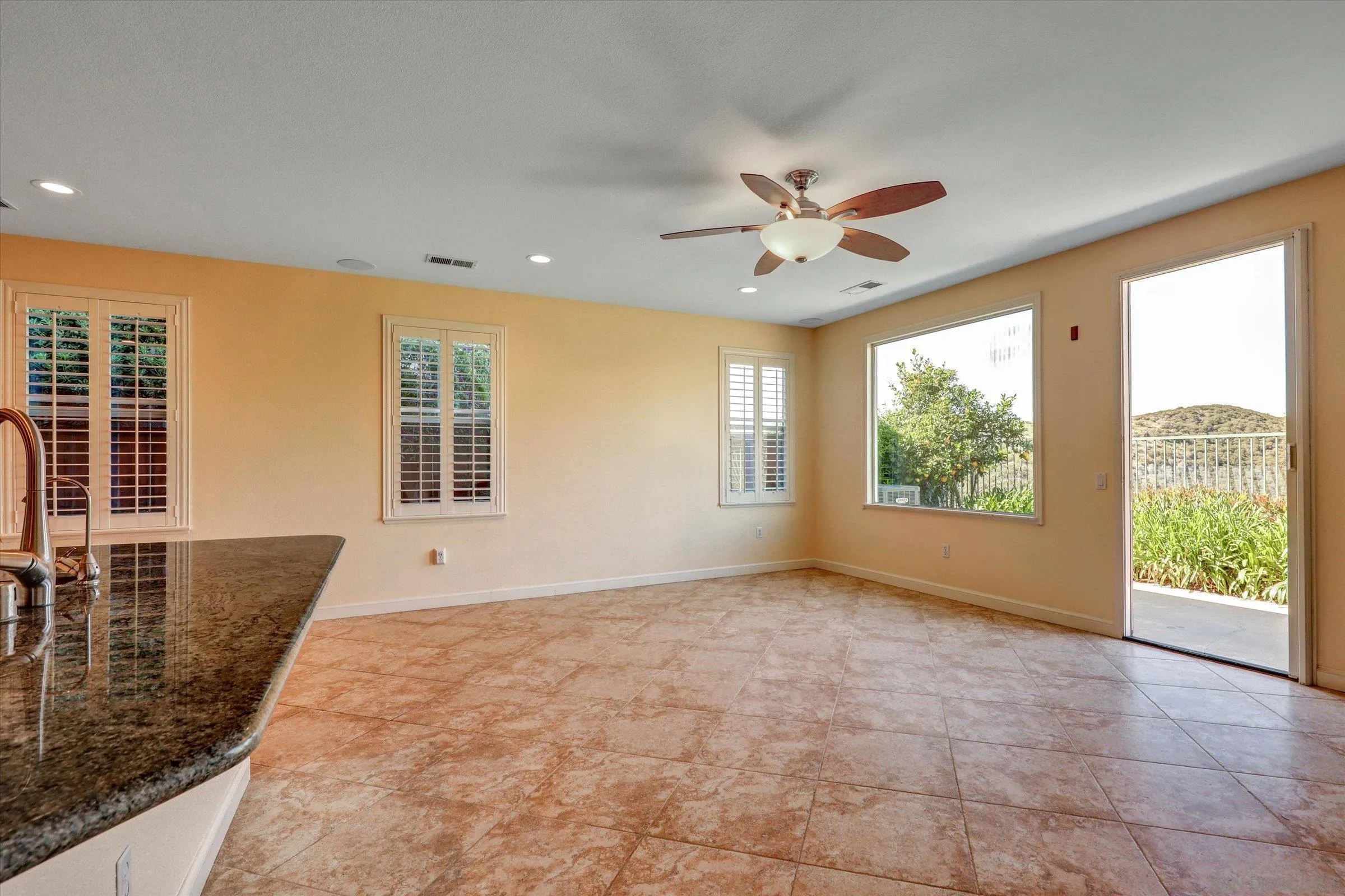 https://cdn.realtyfeed.com/cdn/127/260006845/7333d9d34440dfe9a2c9787bc0651caf.webp