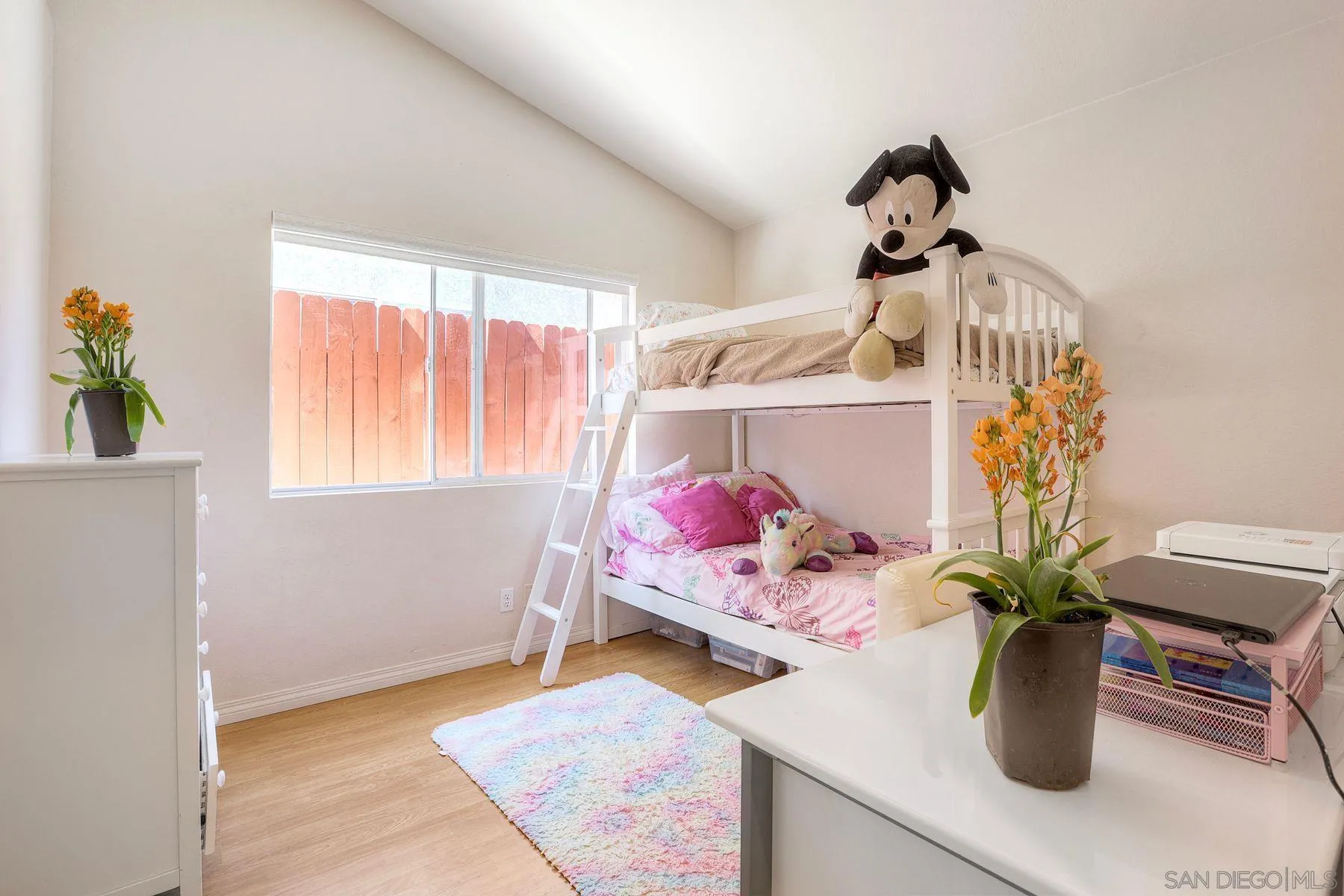 https://cdn.realtyfeed.com/cdn/127/260006847/120550edffe8c716e4e58a4d370fed10.webp