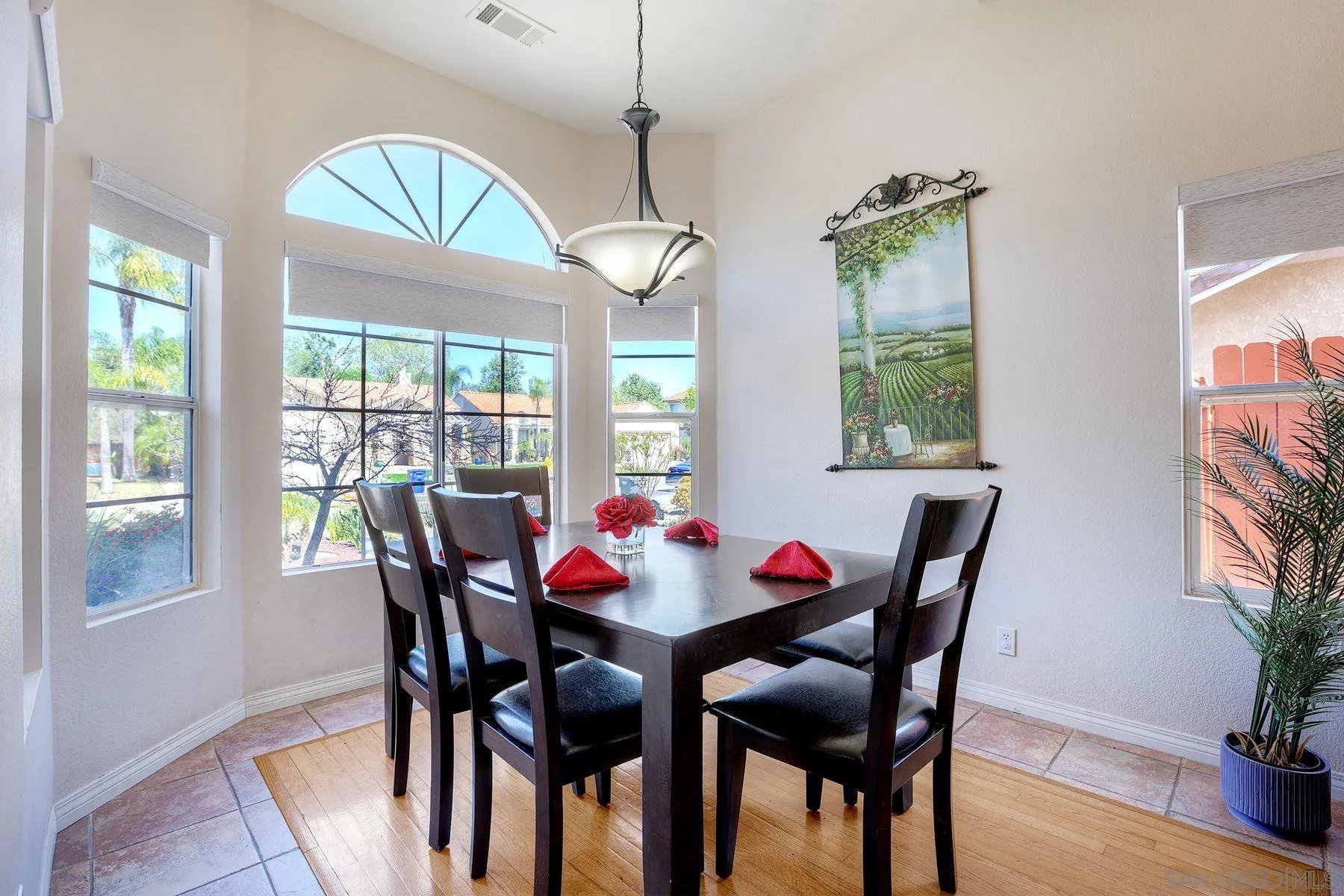 https://cdn.realtyfeed.com/cdn/127/260006847/ef9d203687aa8bc9add16a88c64ffb91.webp