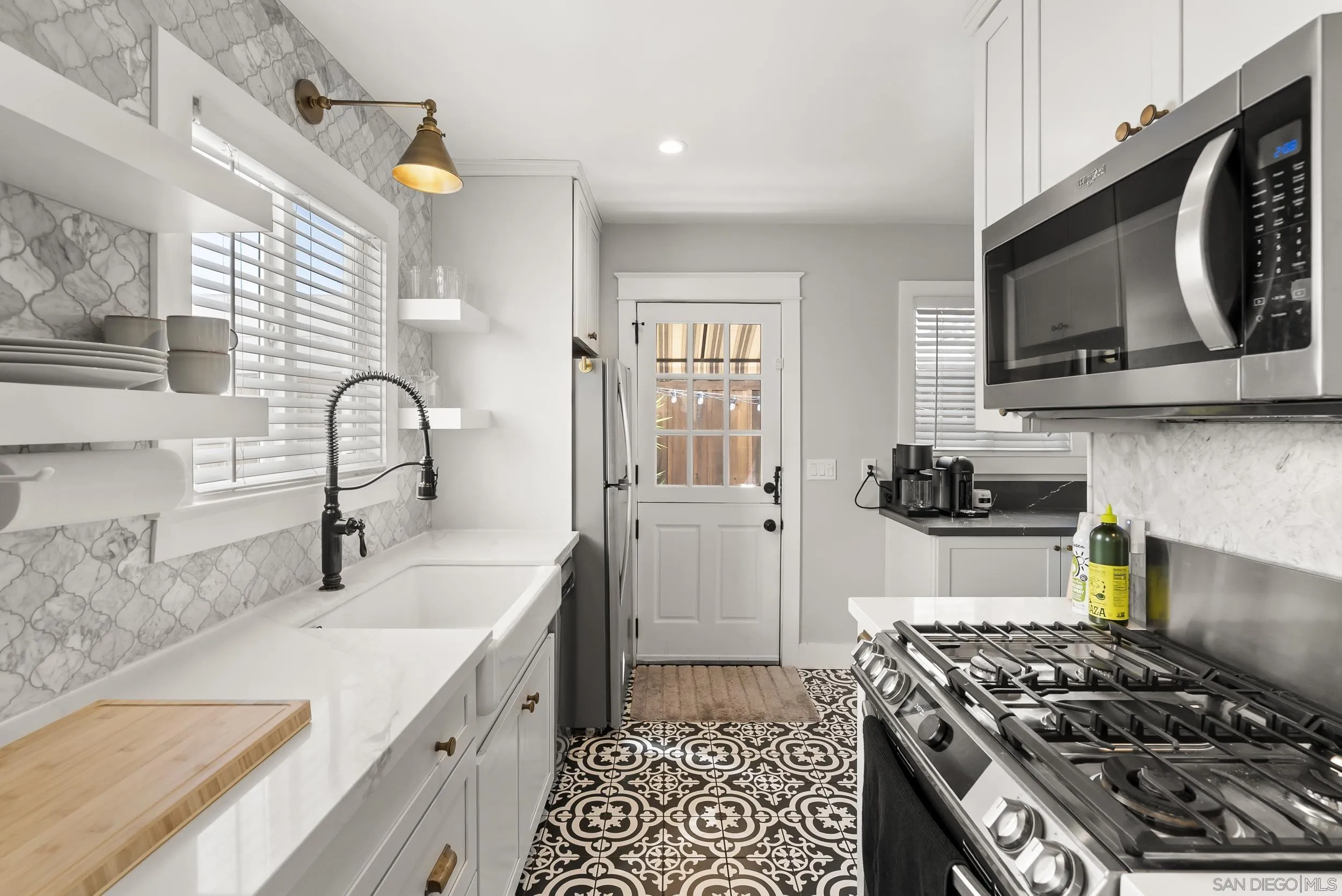 https://cdn.realtyfeed.com/cdn/127/260006850/40e2af404277c6eb0af512fdb9151b11.webp
