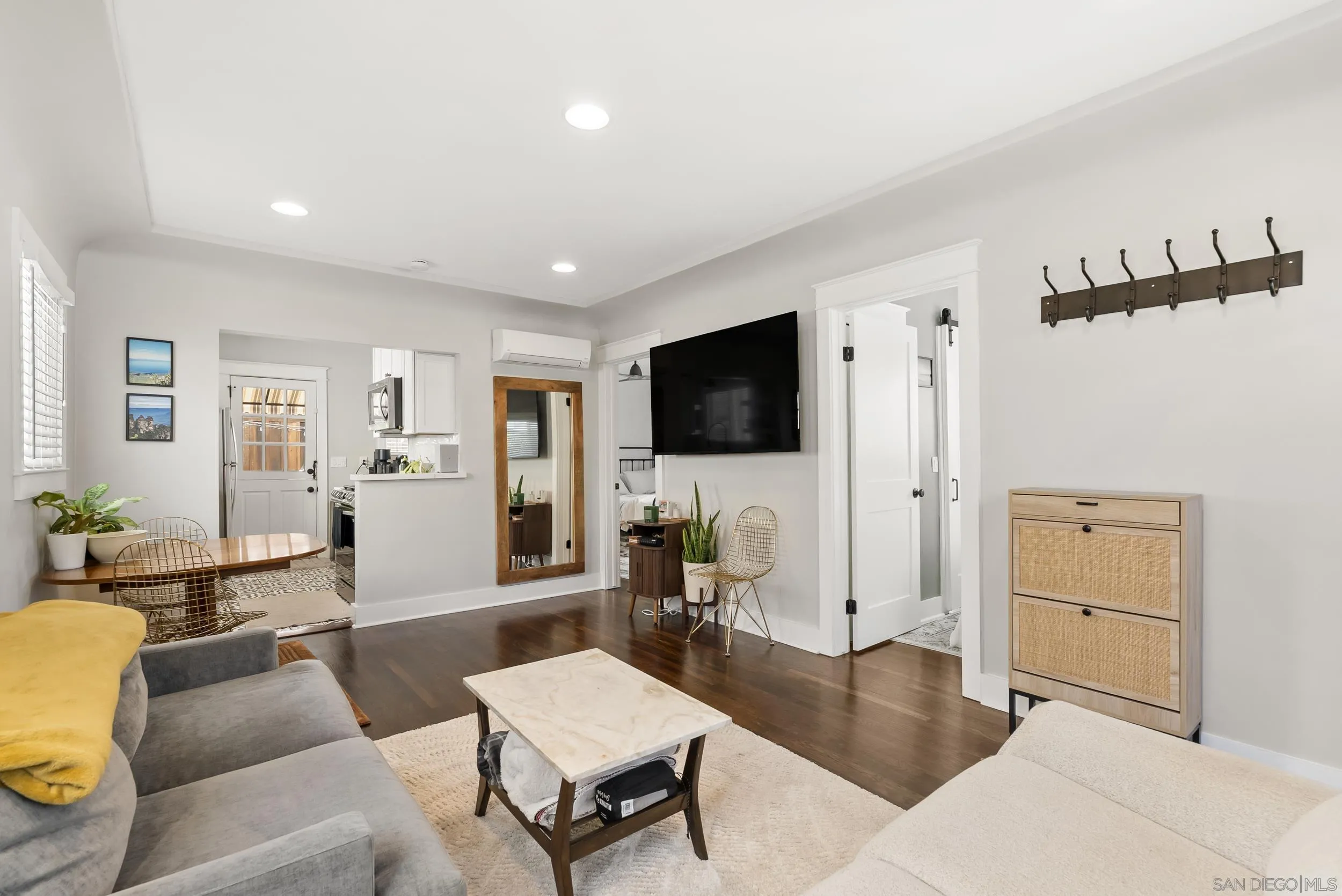 https://cdn.realtyfeed.com/cdn/127/260006850/f923f01a3b882f093e6853572ff02157.webp