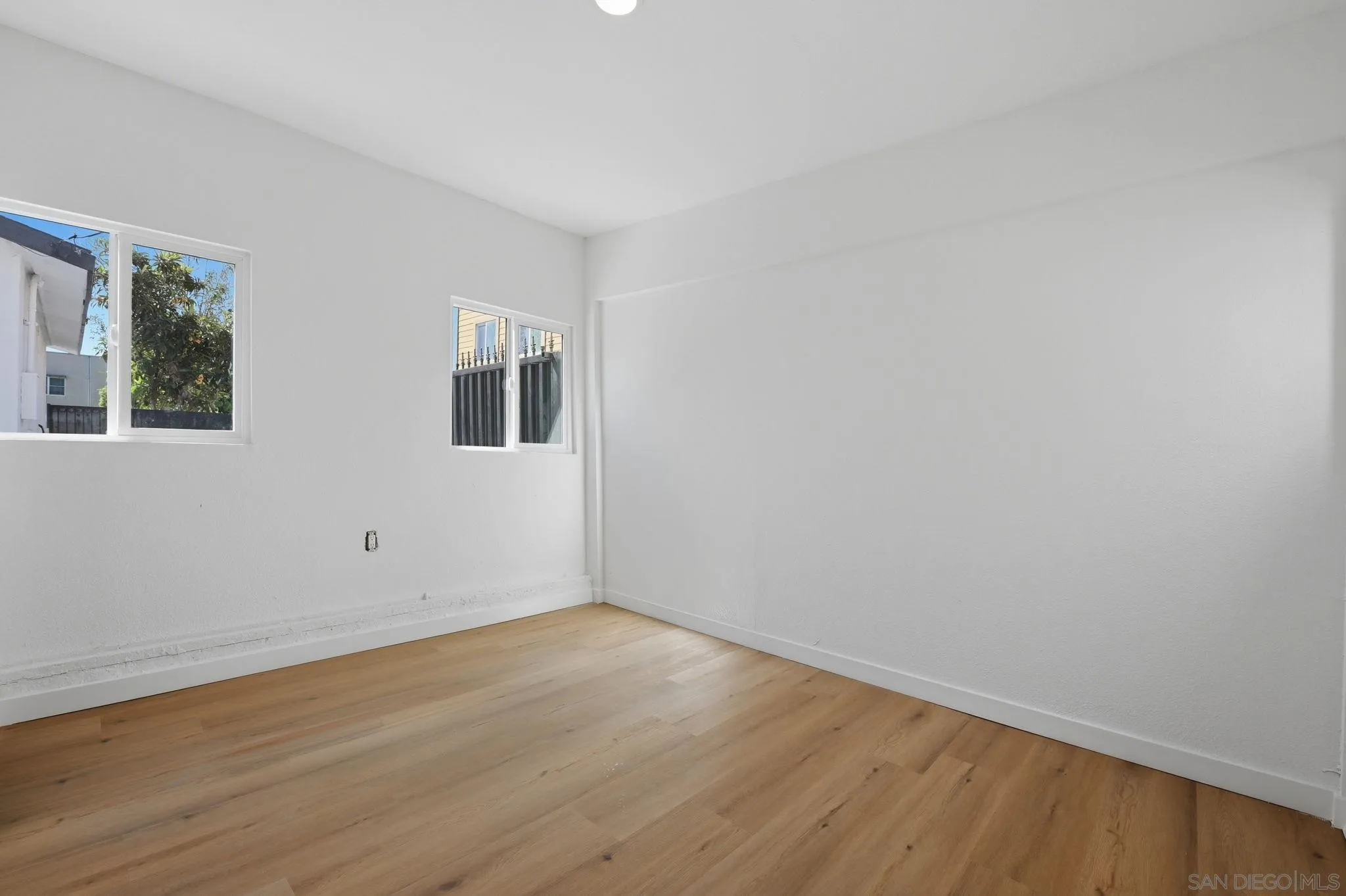 https://cdn.realtyfeed.com/cdn/127/260006853/24c705ec5ee348acbd51d90708c5c919.webp